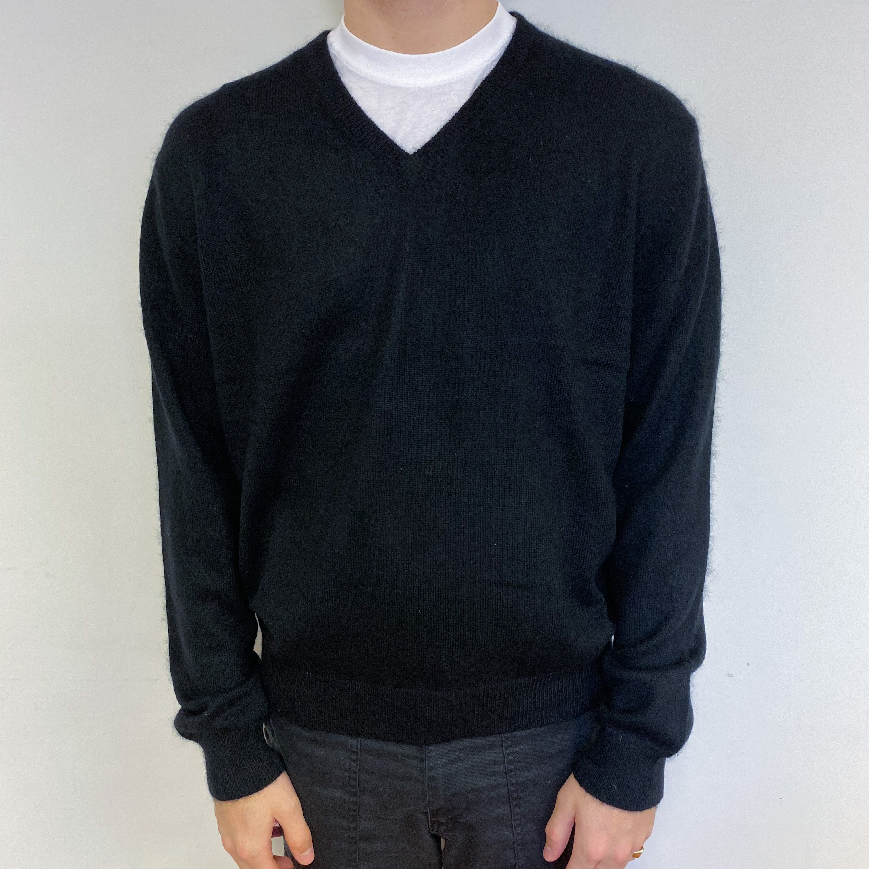Men’s Black V Neck Jumper Large