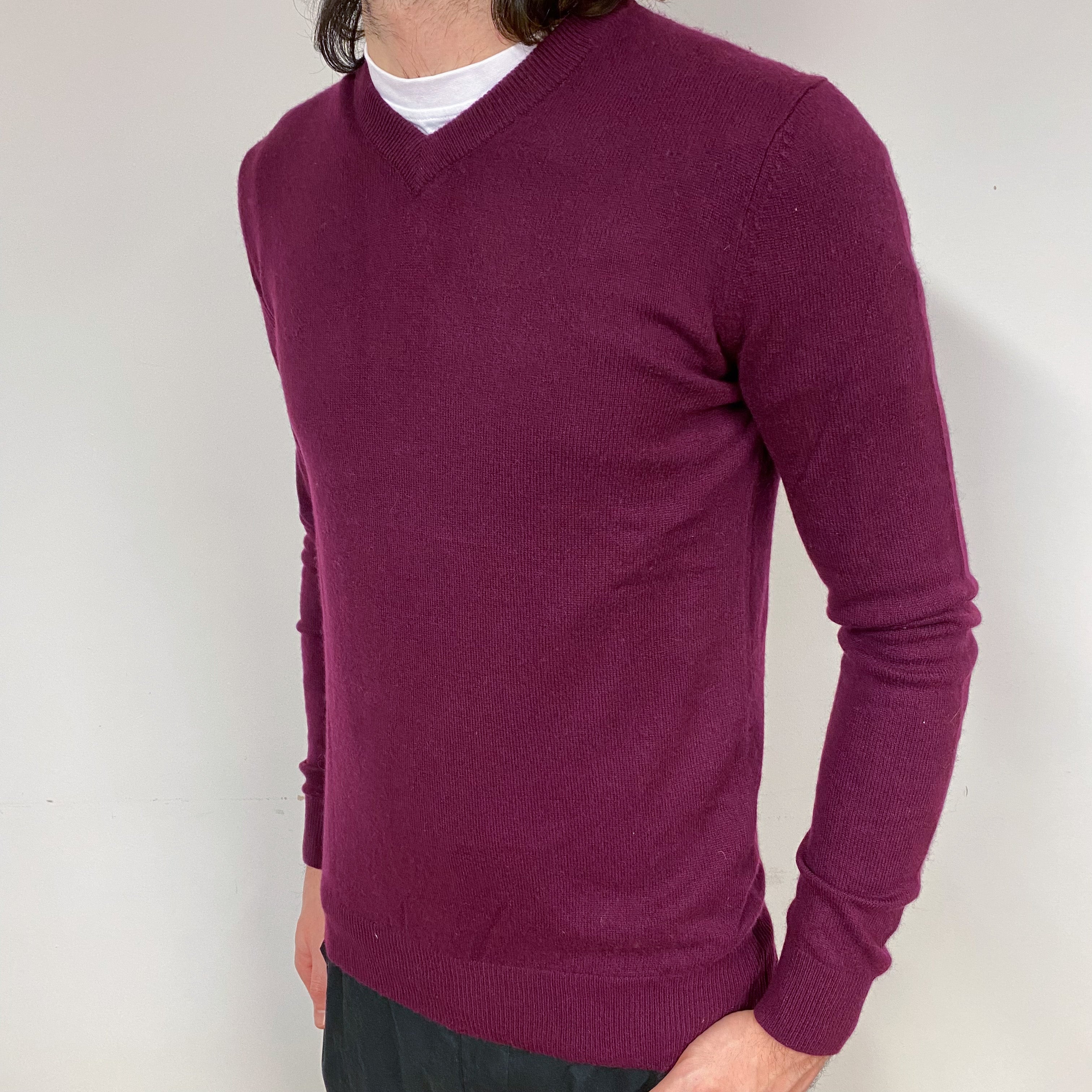 Men’s Burgundy Red Cashmere V-Neck Jumper Small