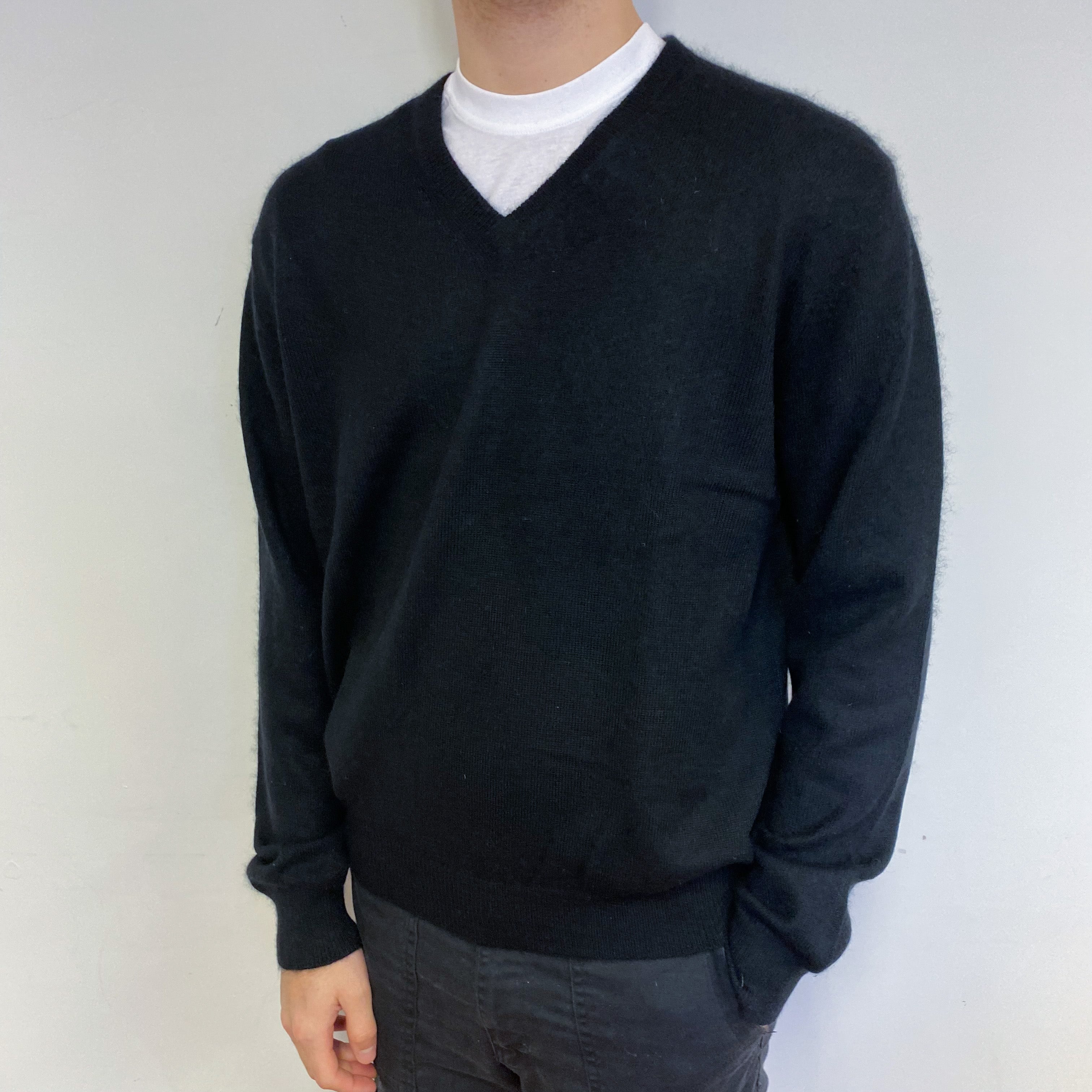 Men’s Black V Neck Jumper Large