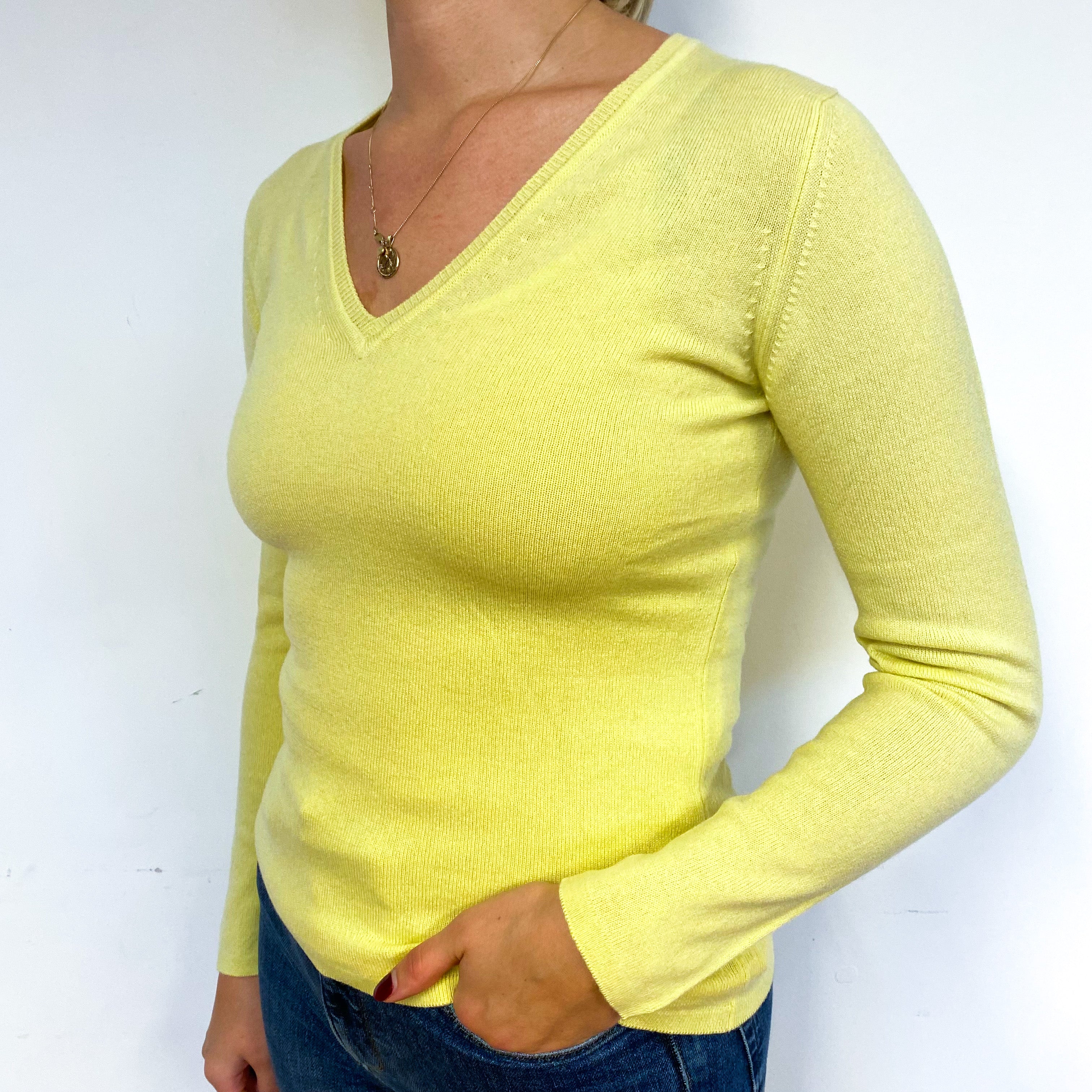 Brand New Scottish Primrose Yellow V Neck Jumper Extra Small