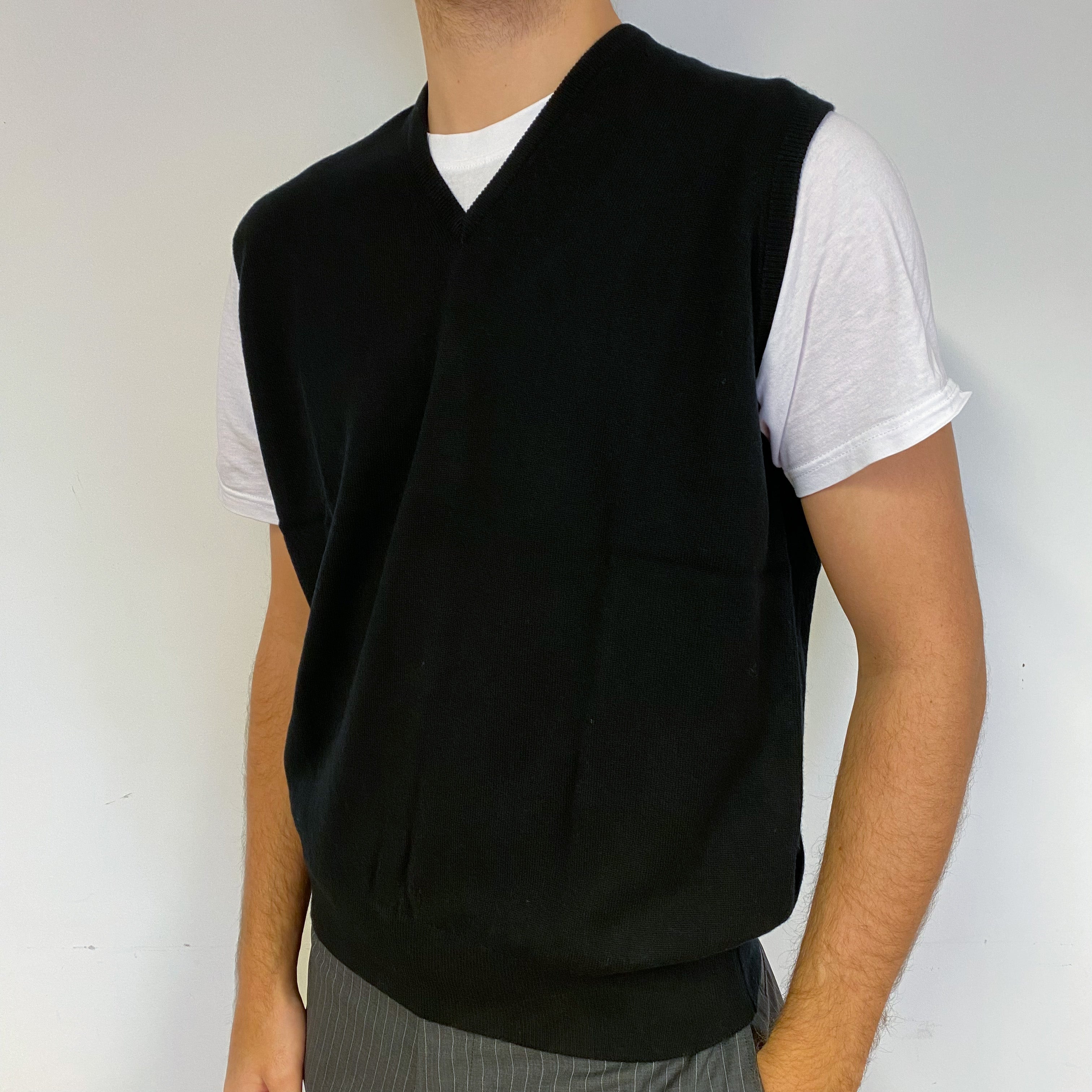 Men’s Brand New Scottish Black Sleeveless Jumper Large