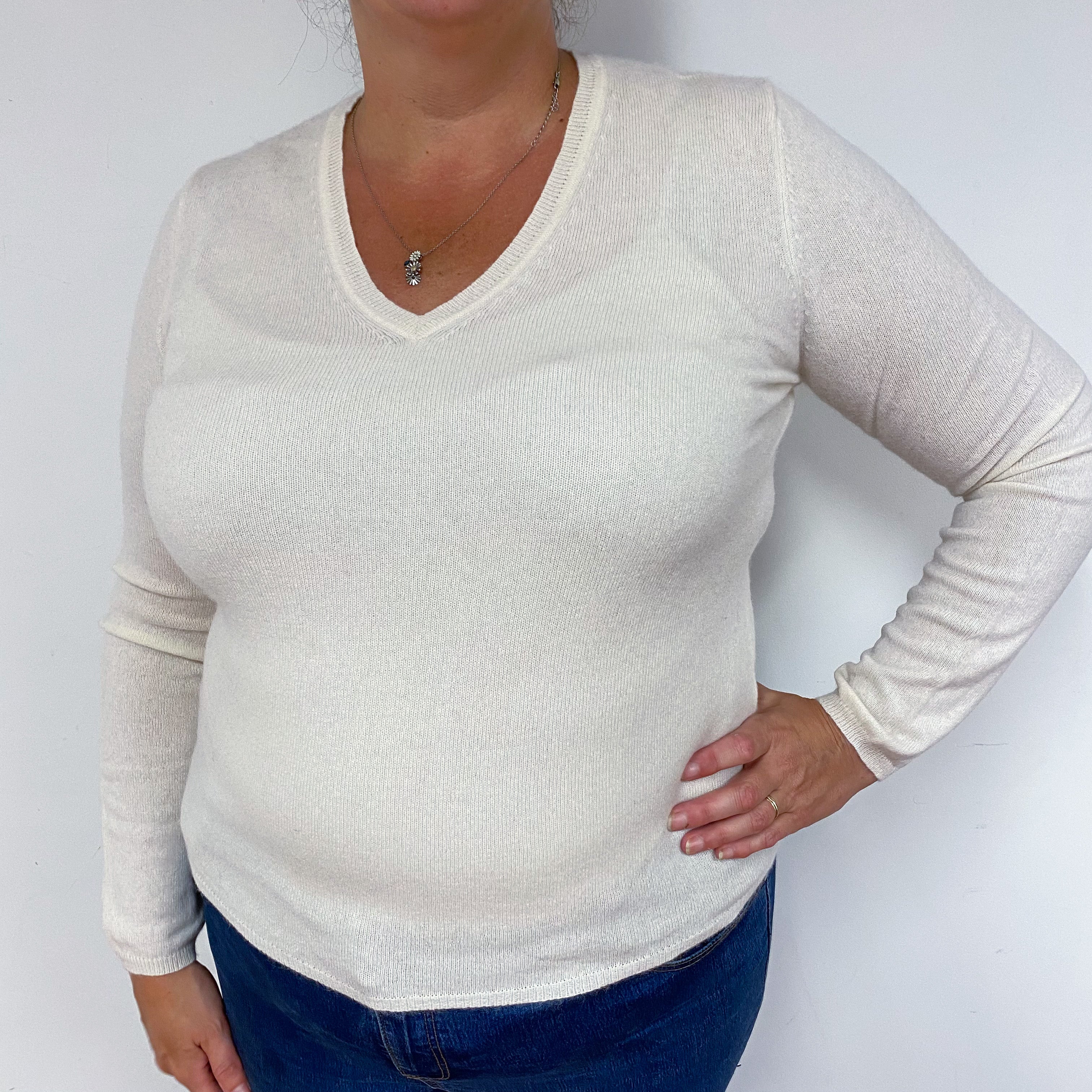 Ivory V Neck Jumper Extra Large