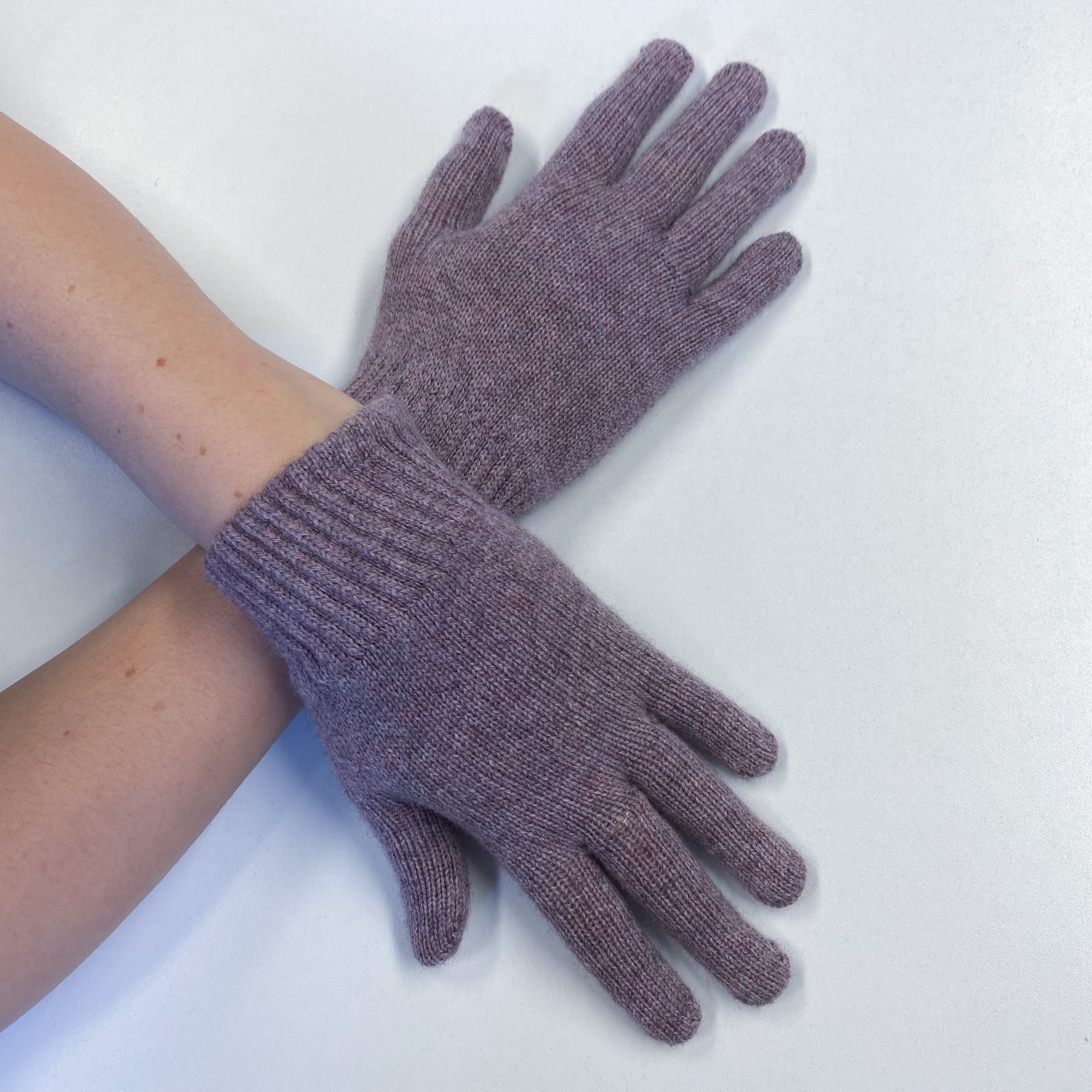 Brand New Scottish Heather Purple Ladies Gloves