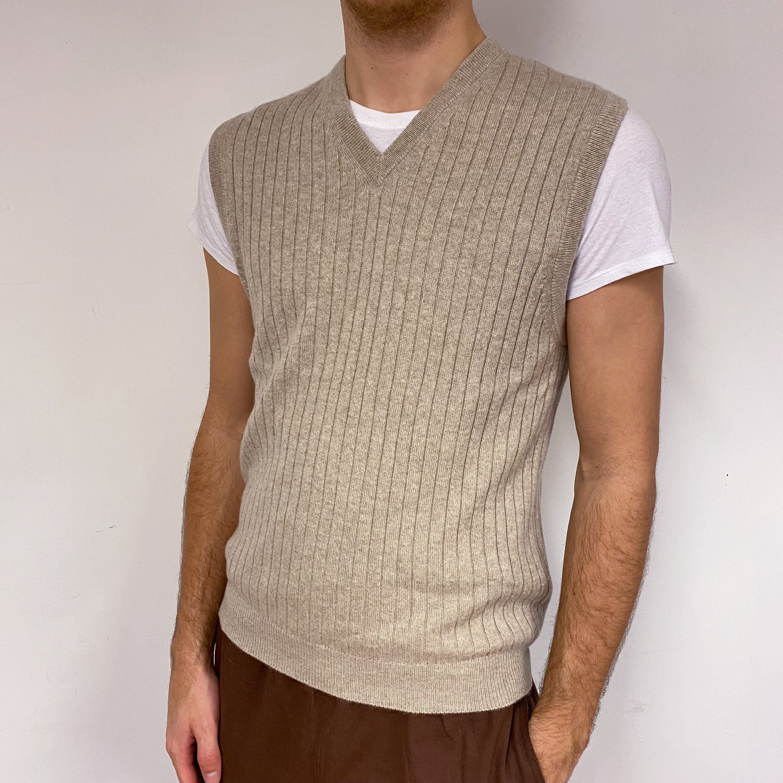 Men’s Biscuit Sleeveless V Neck Jumper Medium