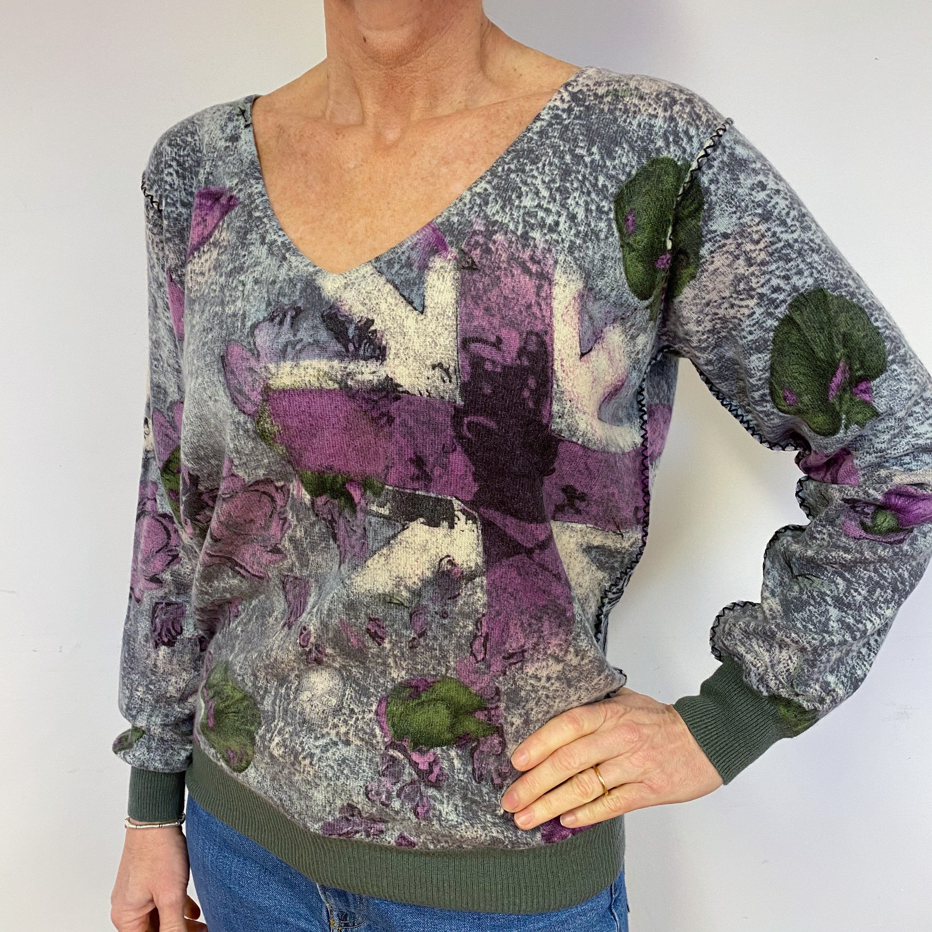 Grey Patterned Cashmere V-Neck Jumper Medium