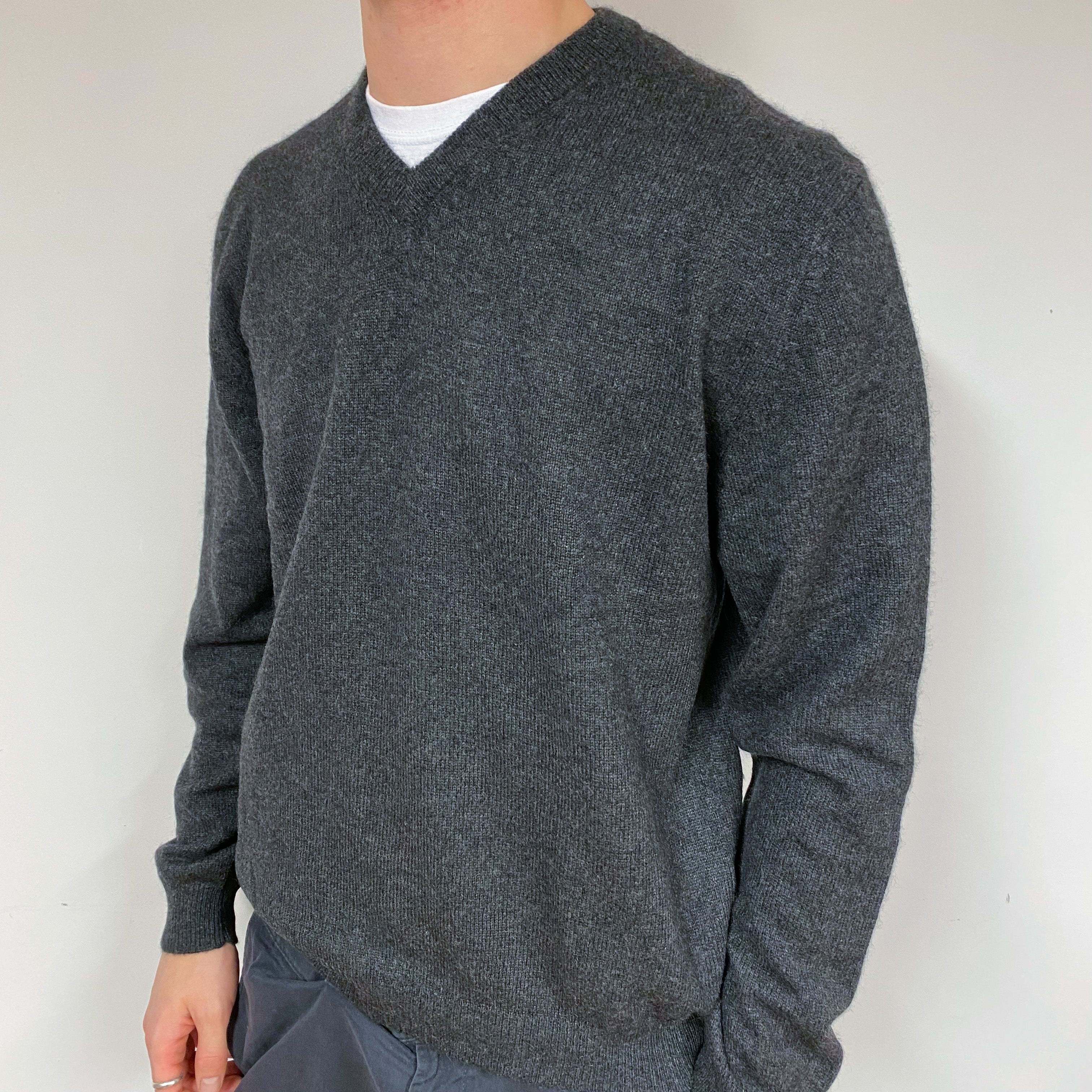 Men's Charcoal Grey Cashmere V-Neck Jumper Large