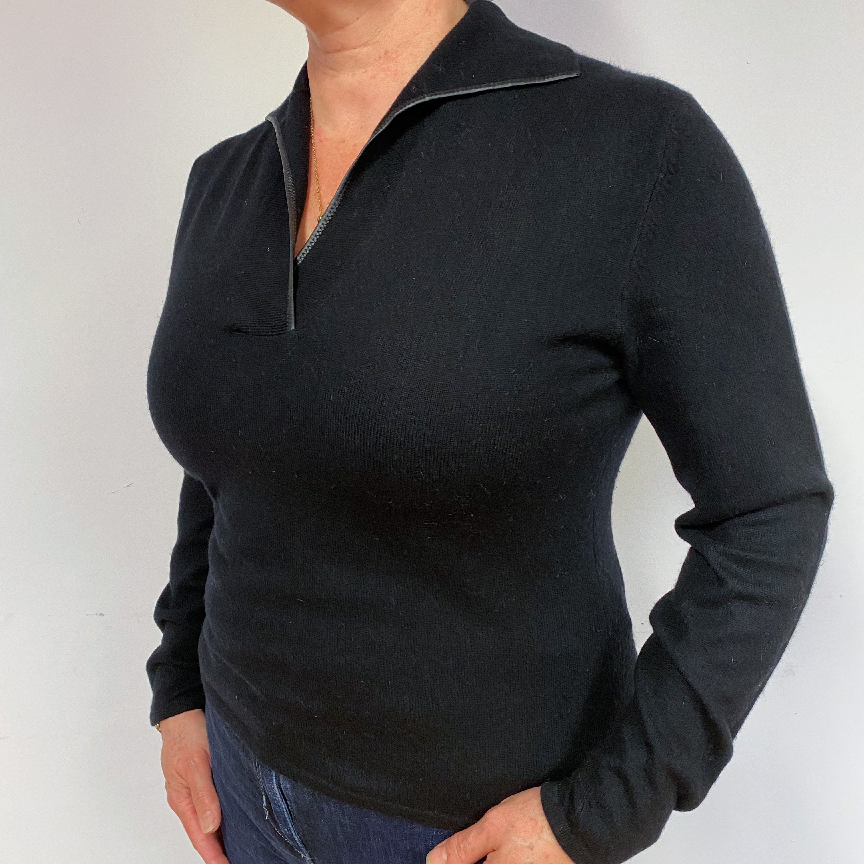 Black Collared Cashmere V-Neck Jumper Large