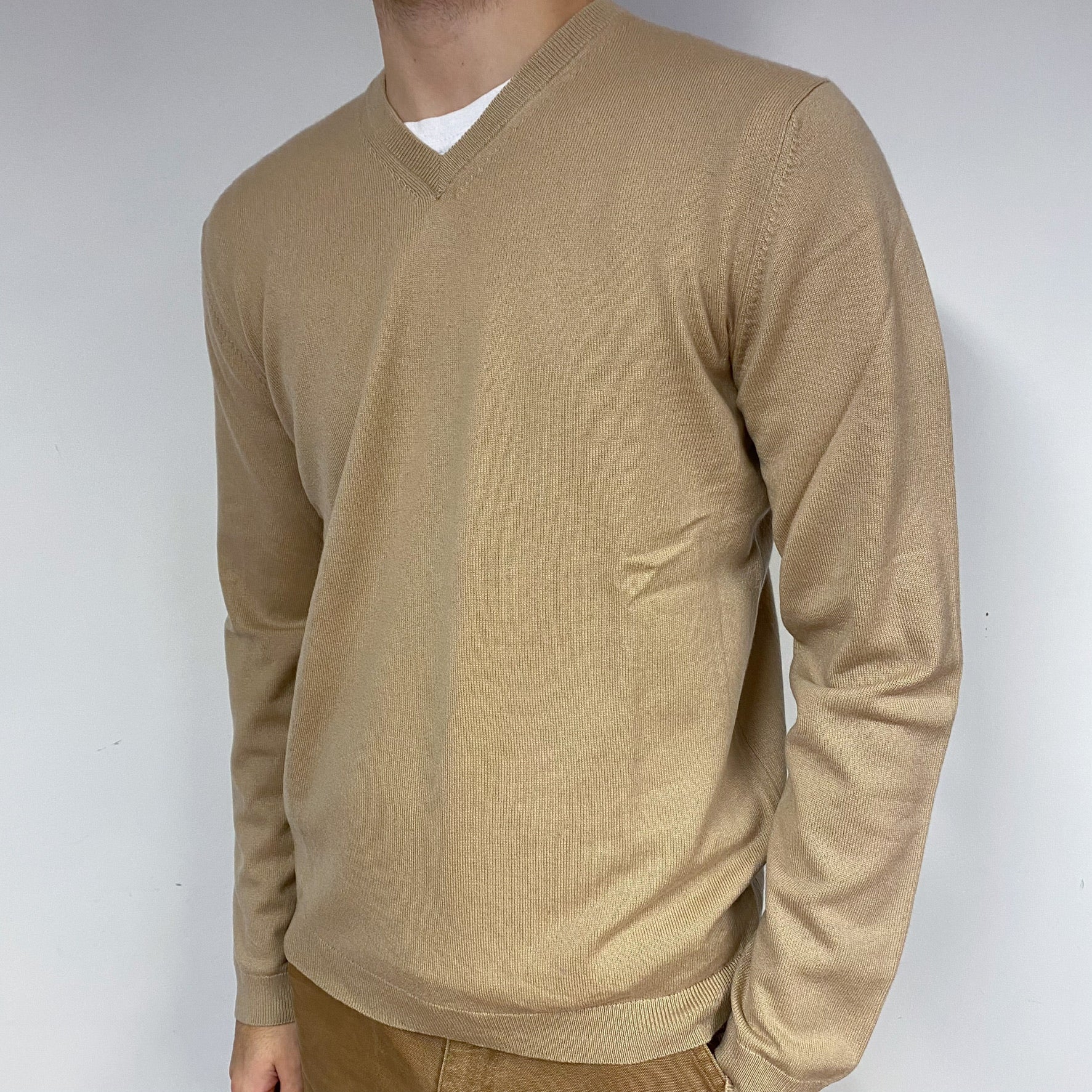 Men's Biscuit Beige Cashmere V-Neck Jumper Medium