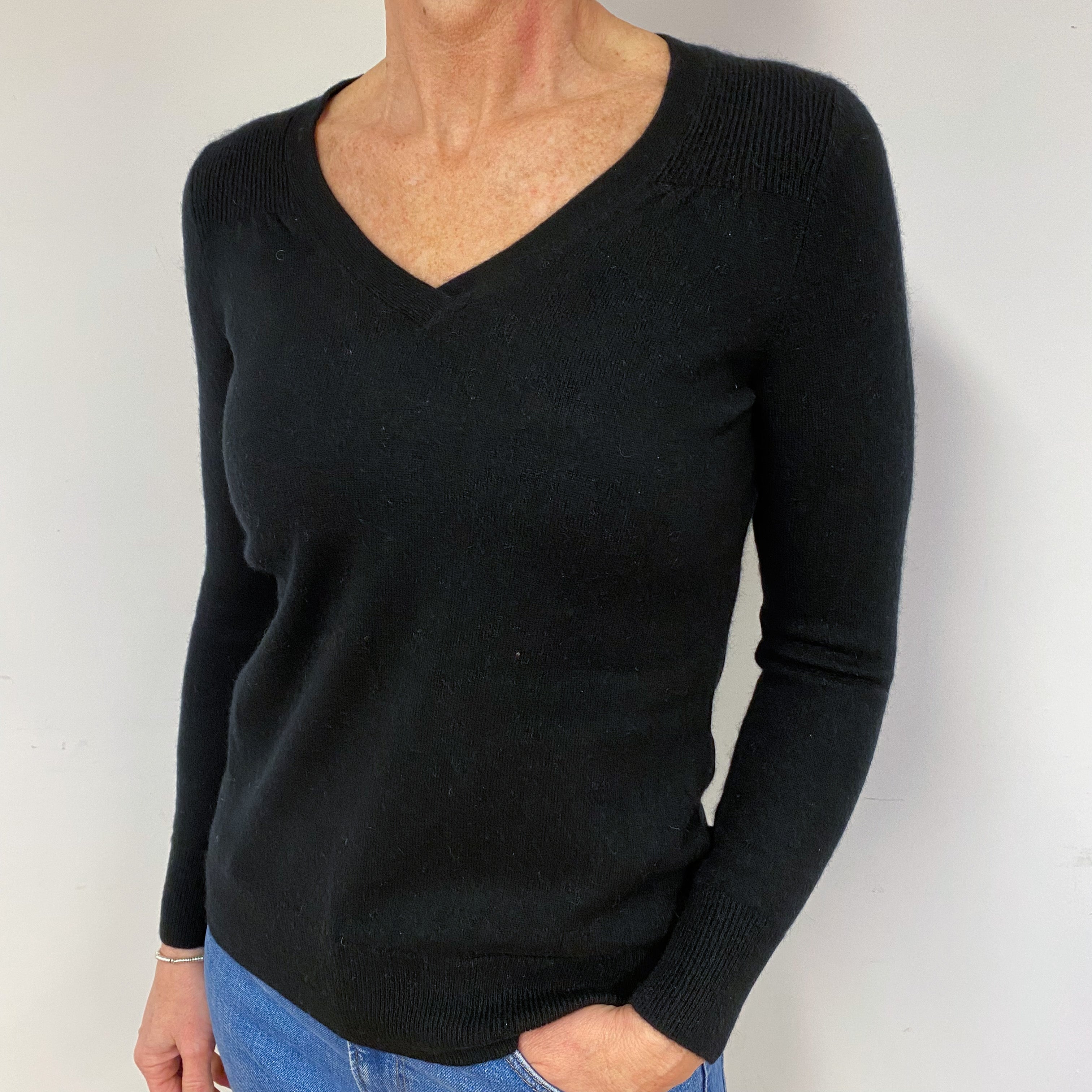 Slim Black Cashmere V-Neck Jumper Medium