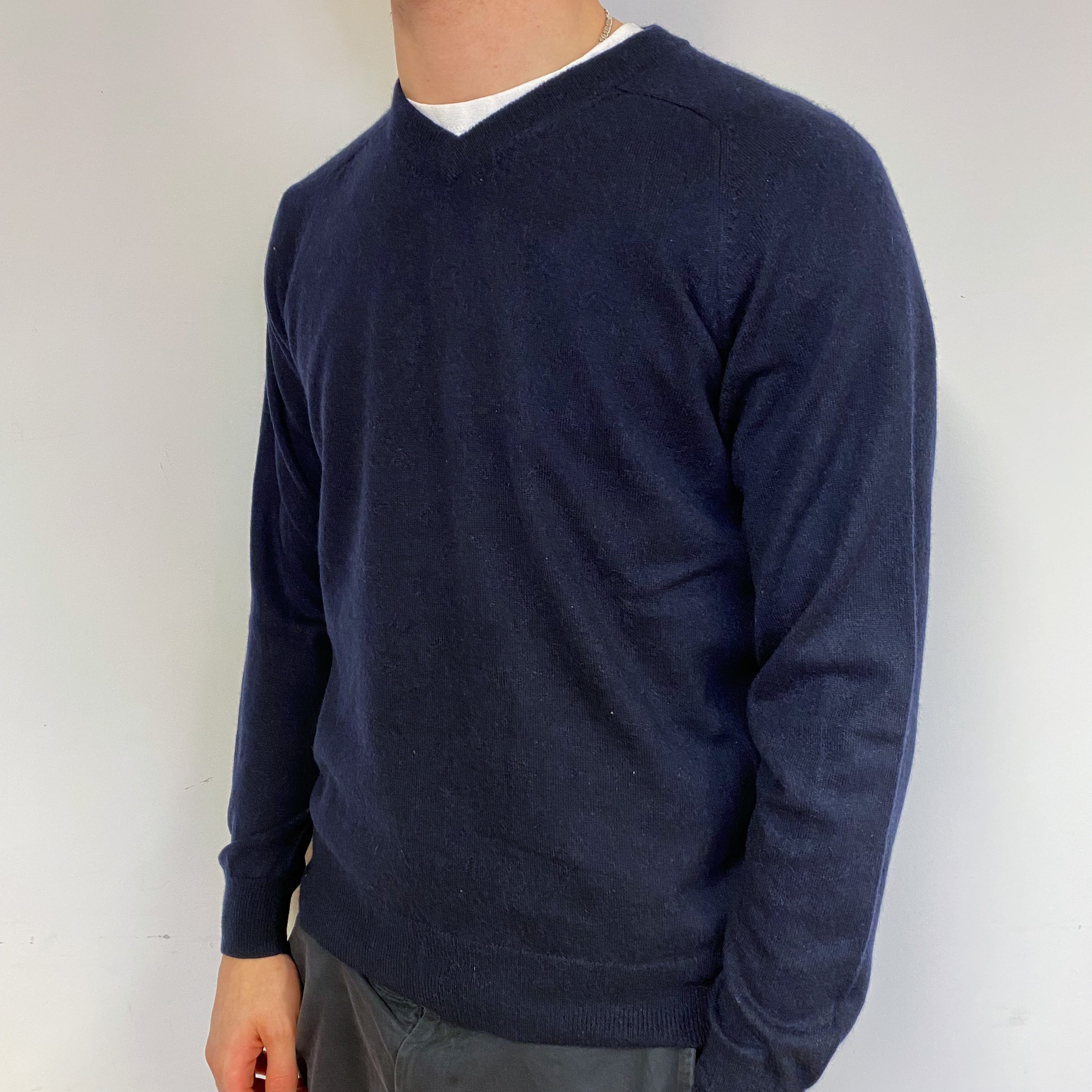Men's Navy Blue Cashmere V-Neck Jumper Medium