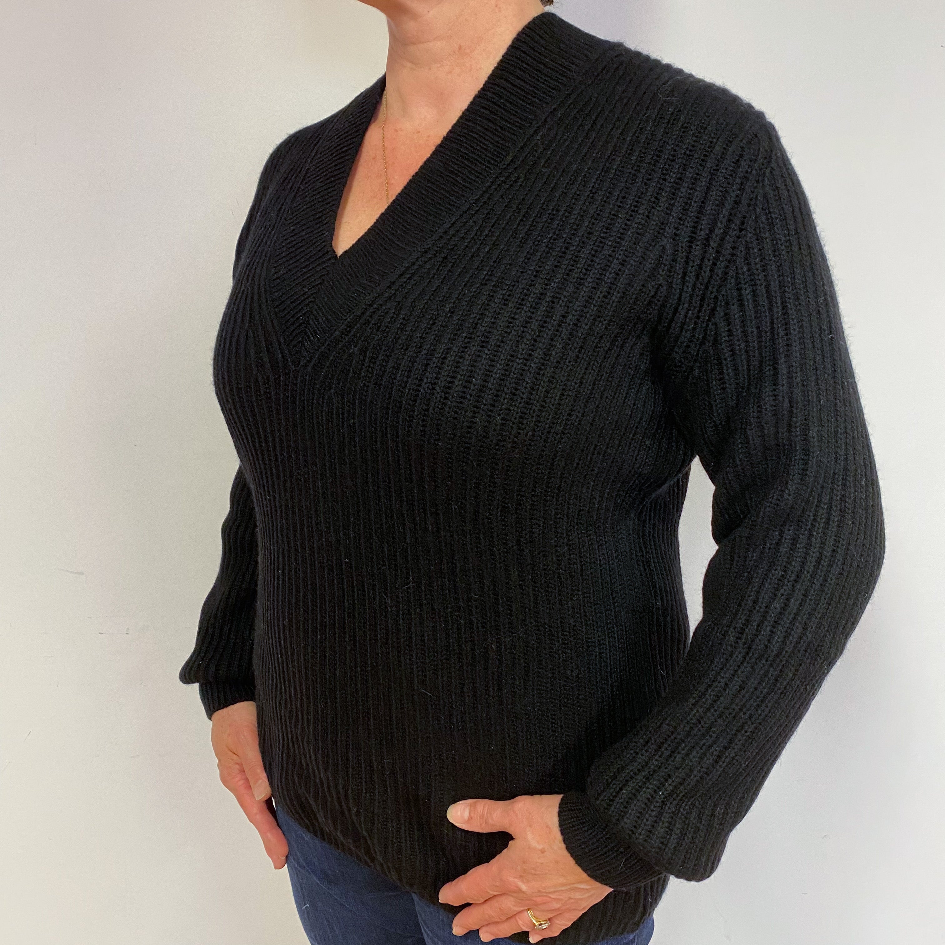 Black Chunky Cashmere V-Neck Jumper Large