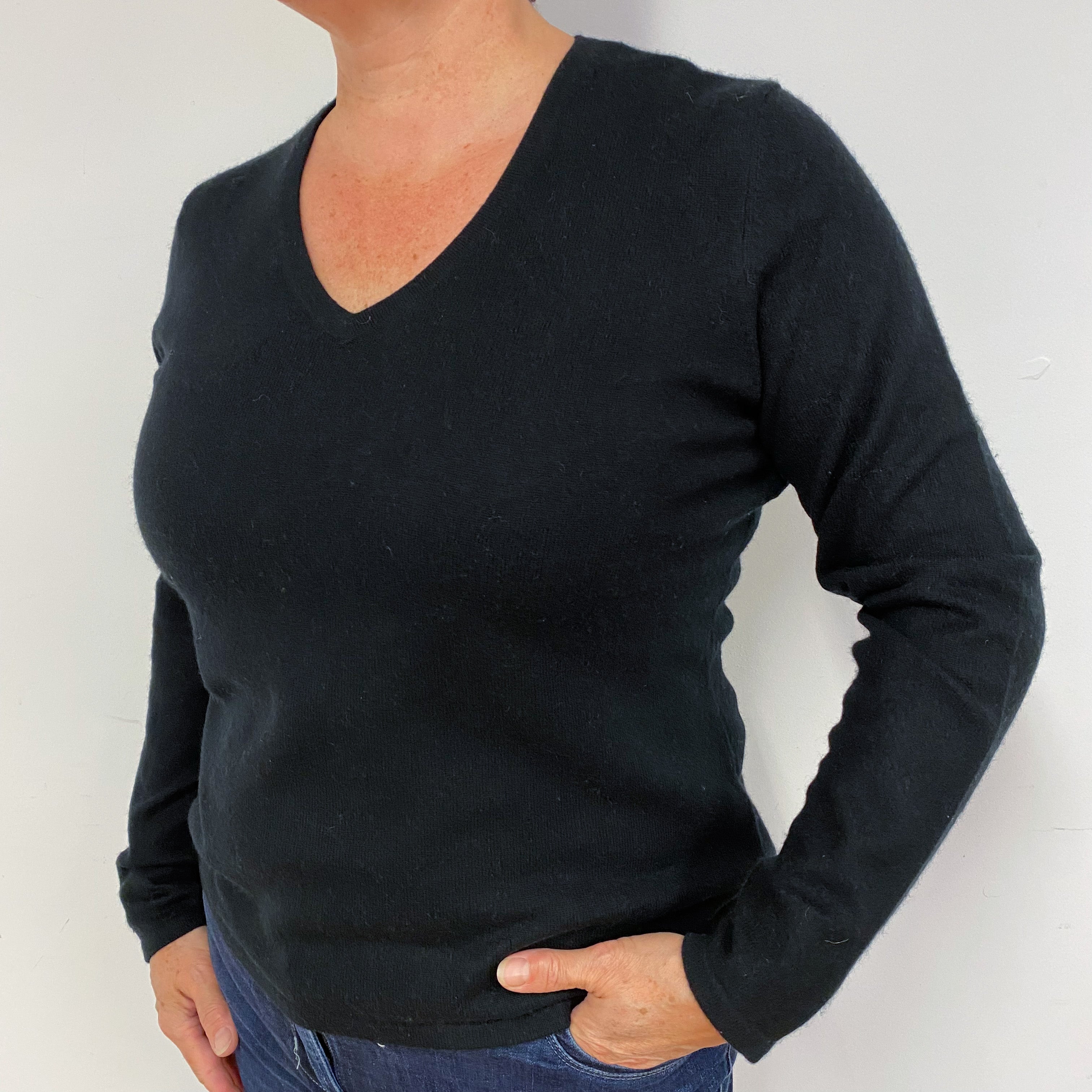 Classic Black Cashmere V-Neck Jumper Large