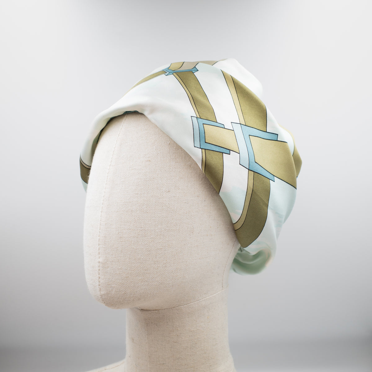 Rare Boxed Hermés 1920’s Style Silk Hat