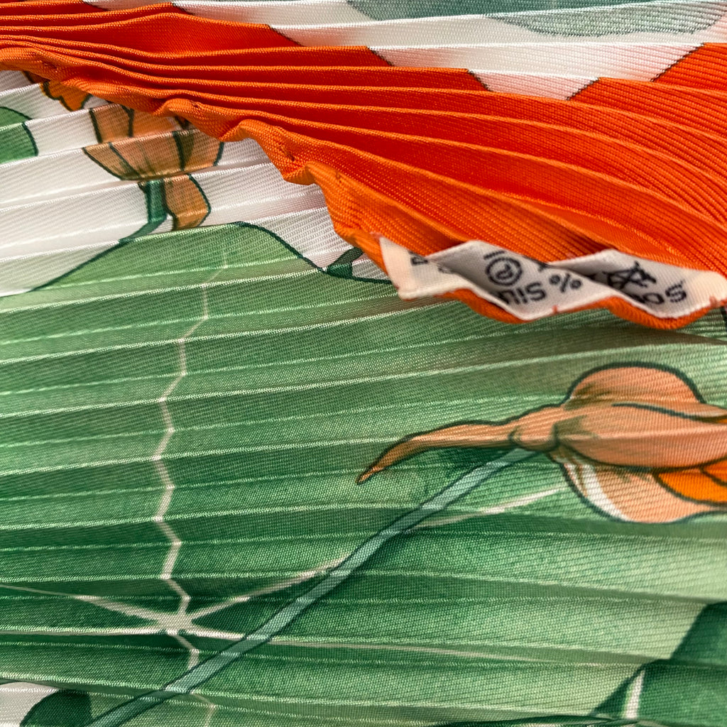 Pristine Hermès Les Capucines Silk Plisse Scarf