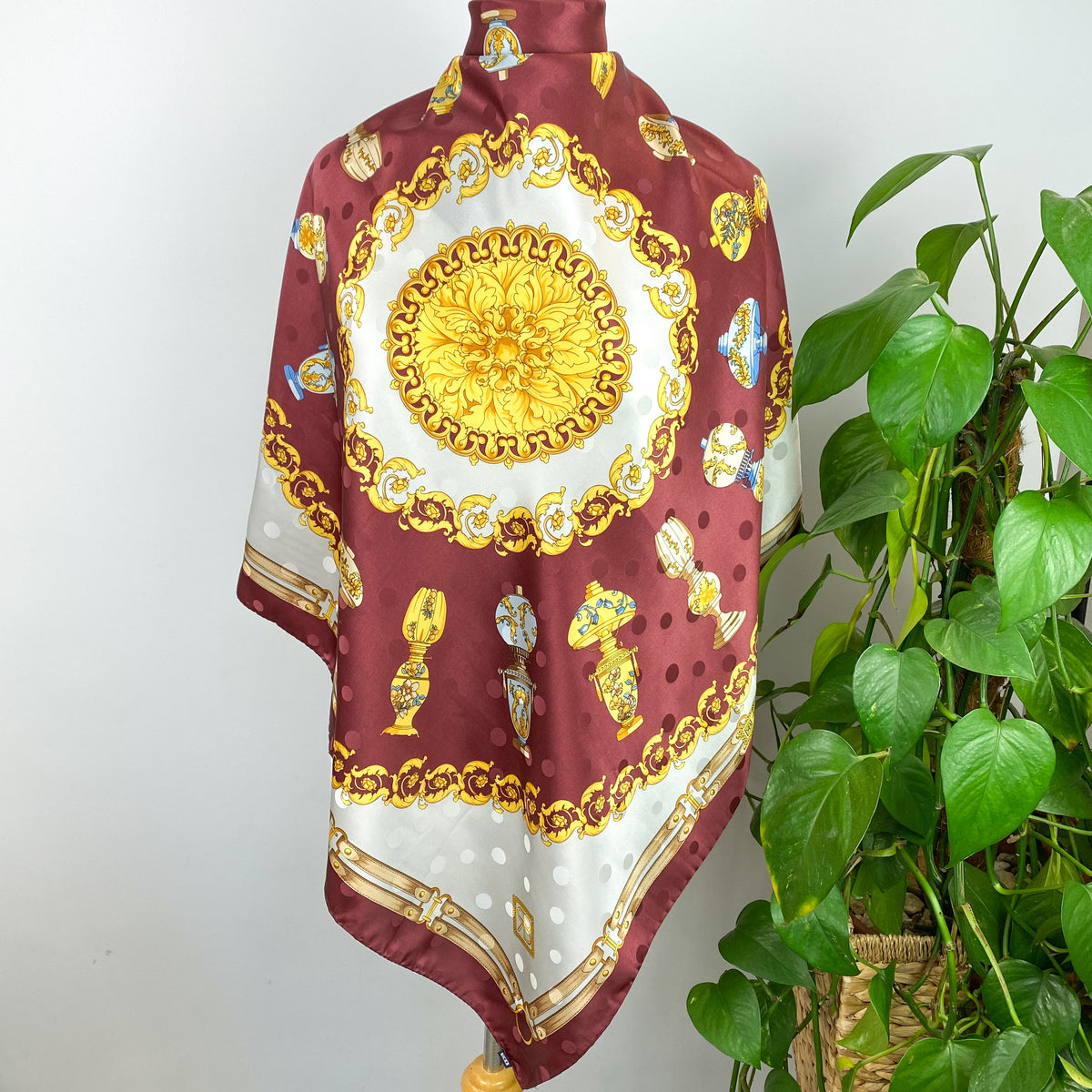 Foulard En Soie RENATO BALESTRA - Occasion, Matière Soie, Pour Femme
