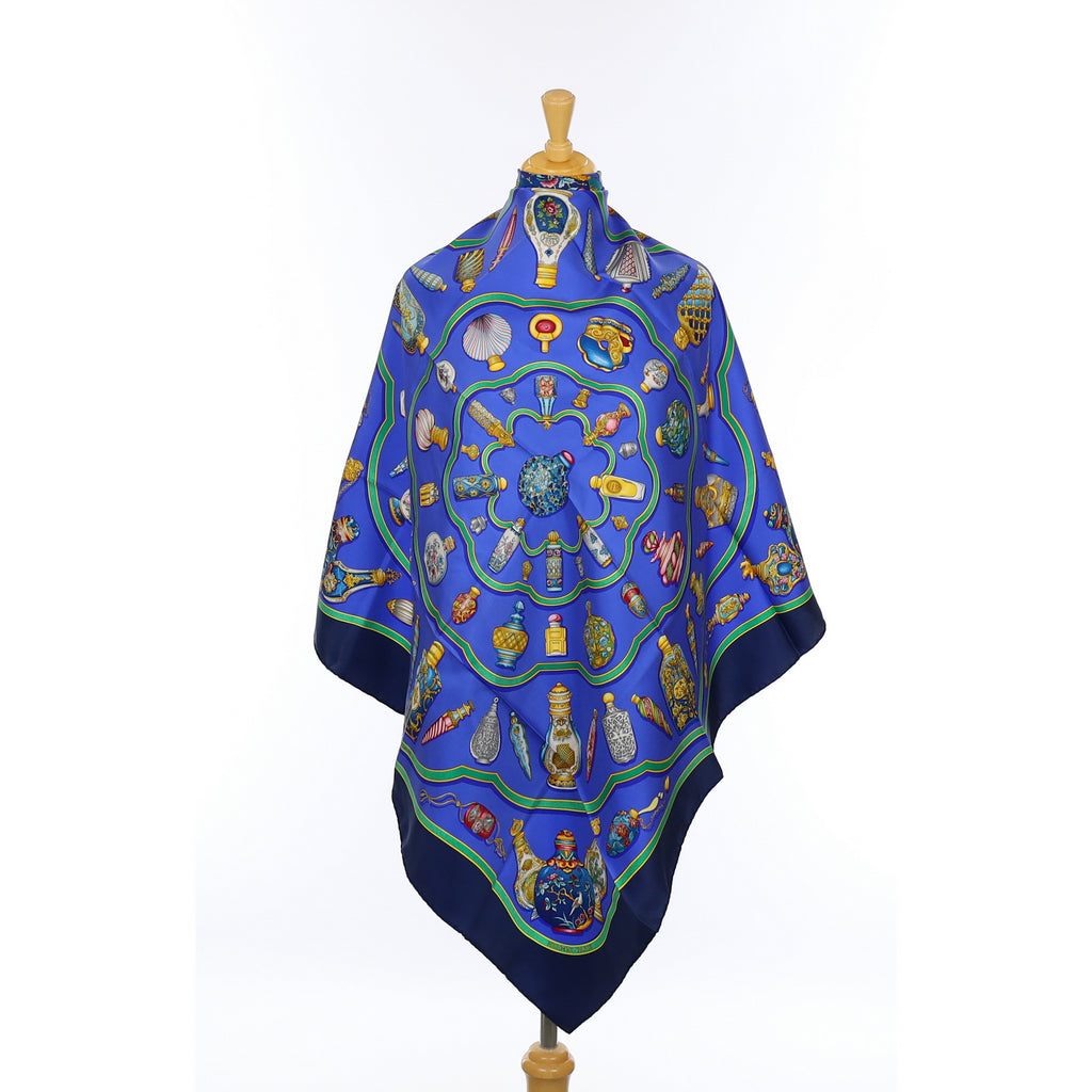 Immaculate Hermès Qu’ importe le Flacon Silk Scarf