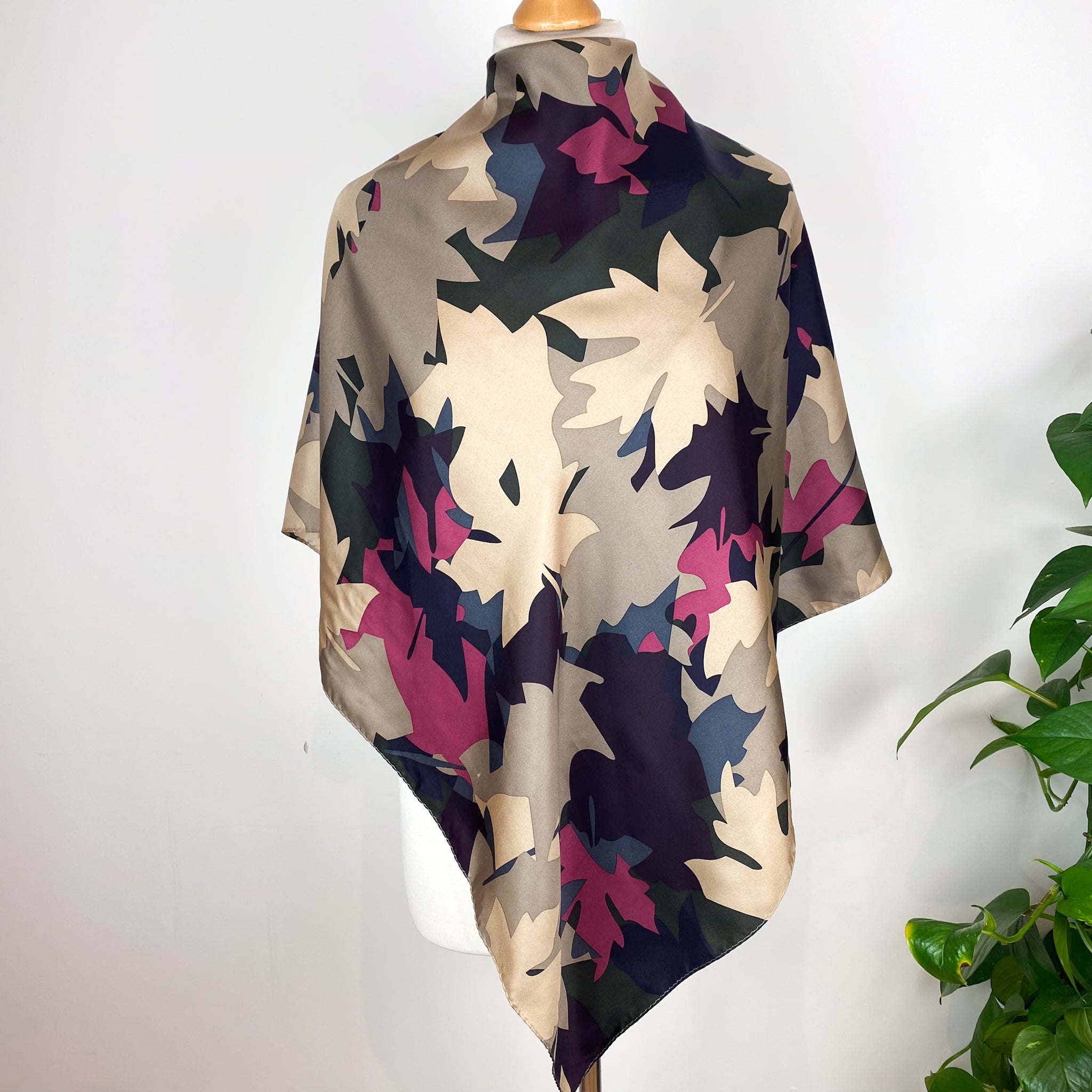 Immaculate Barbour Abstract Silk Scarf