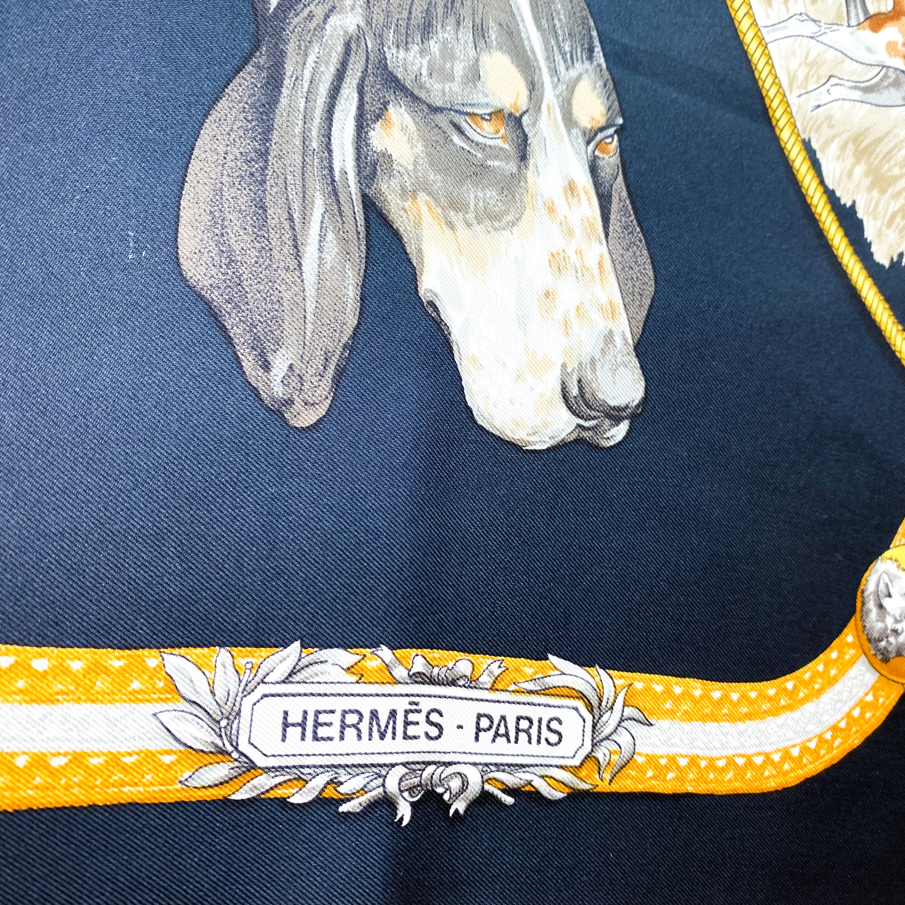 Immaculate Boxed Hermes Le Laisser Courre Vintage Silk Scarf