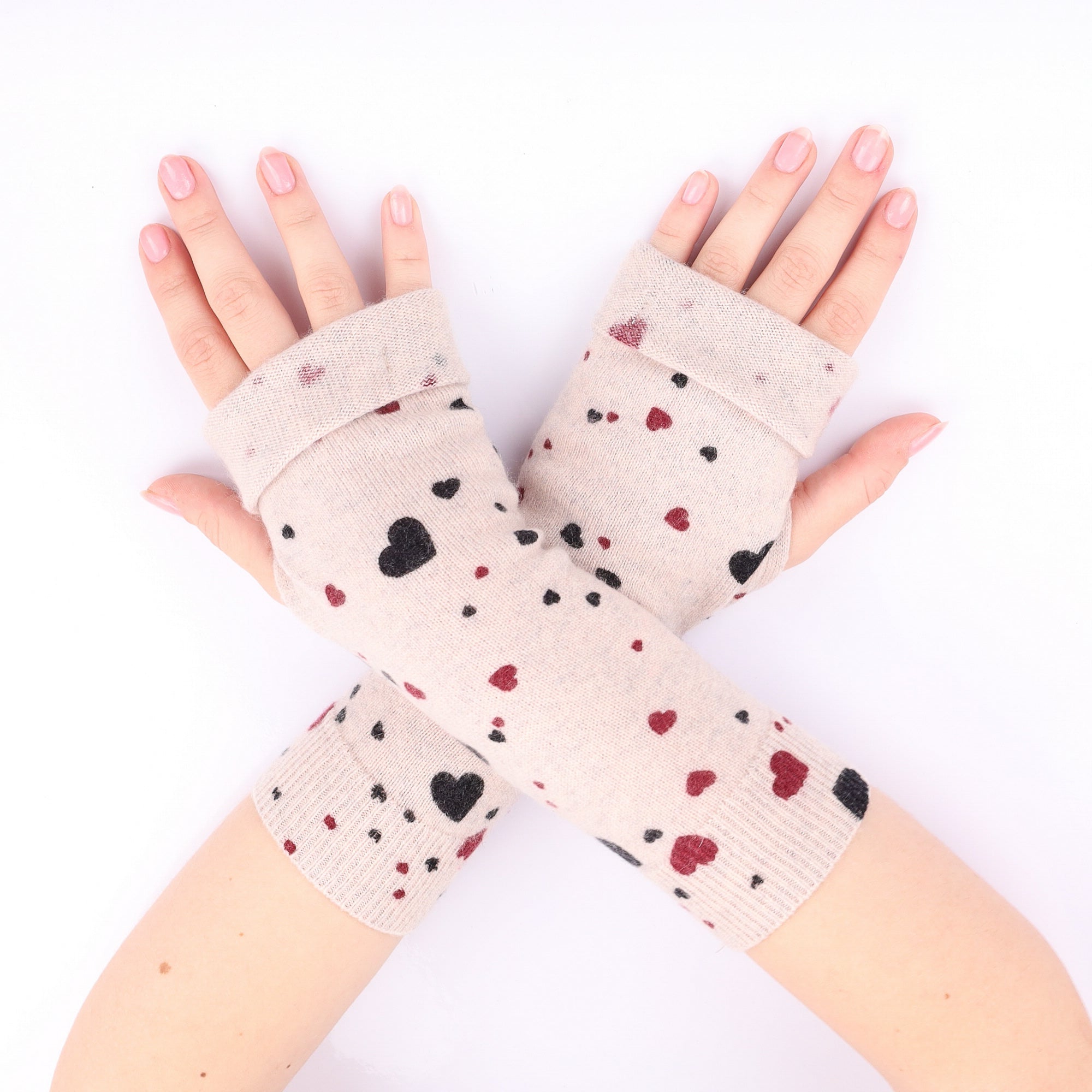 Oatmeal With Heart Print Fingerless Gloves