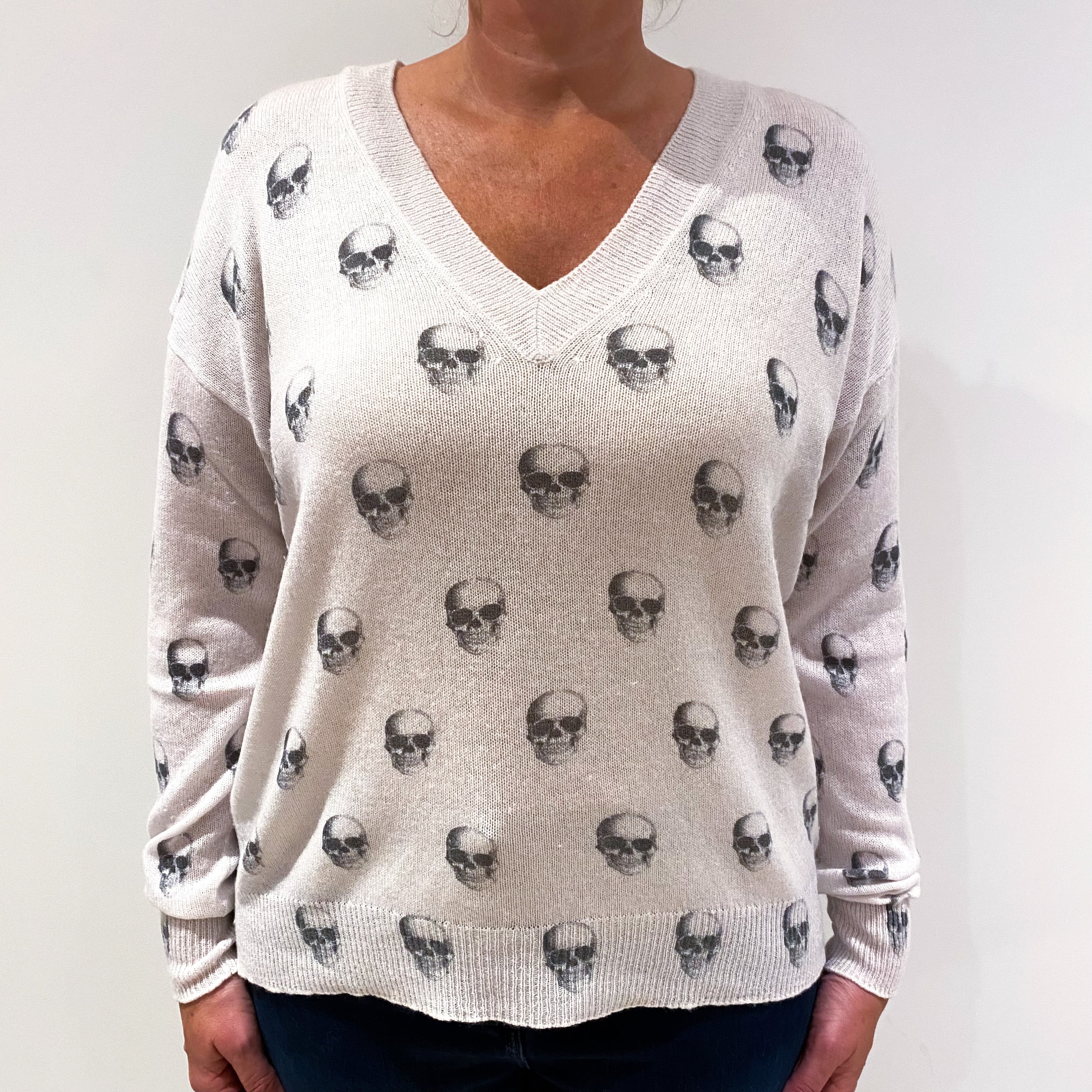 Cream Skull Pattern Slouchy Cashmere V-Neck Jumper Large