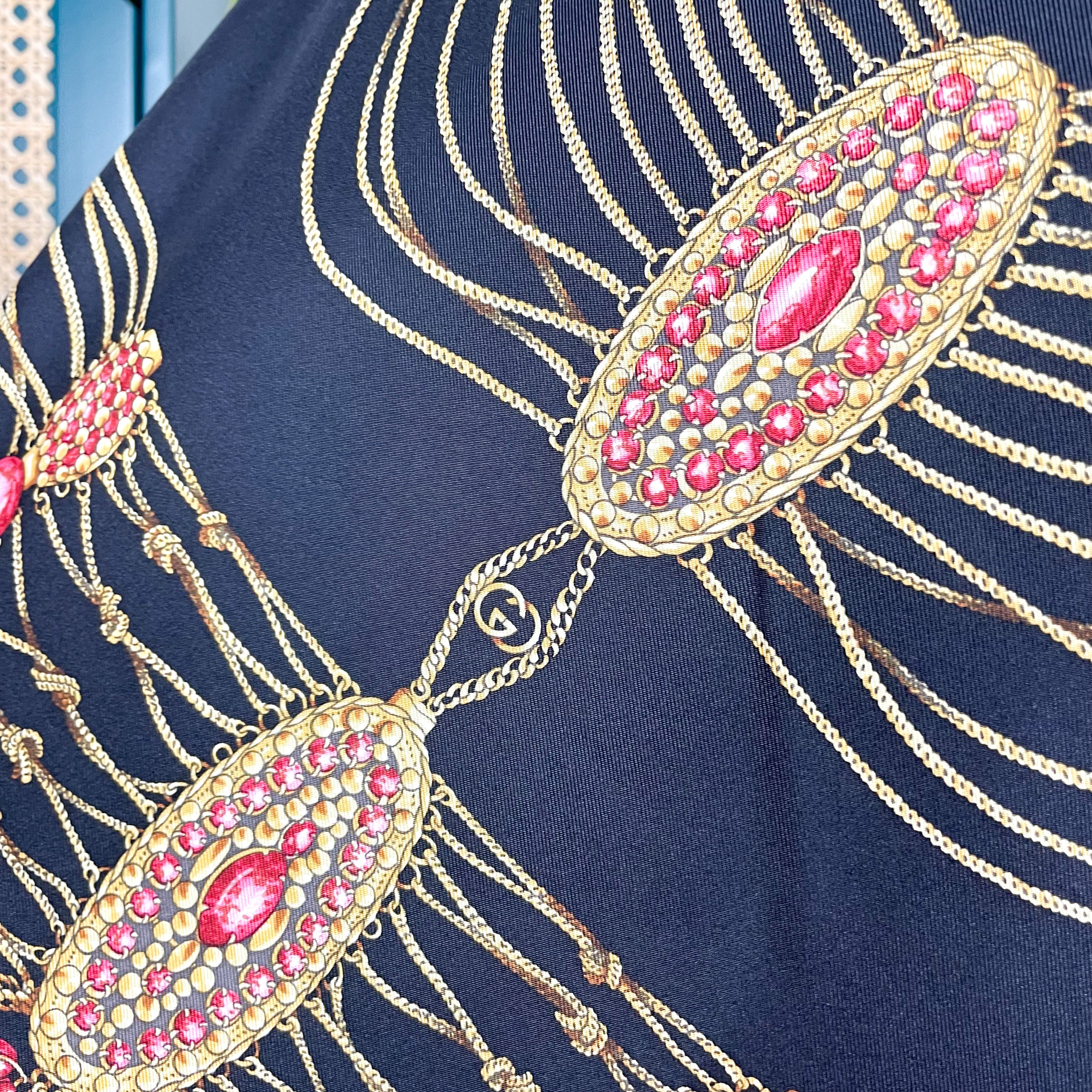 Stunning Gucci Designer Silk Scarf