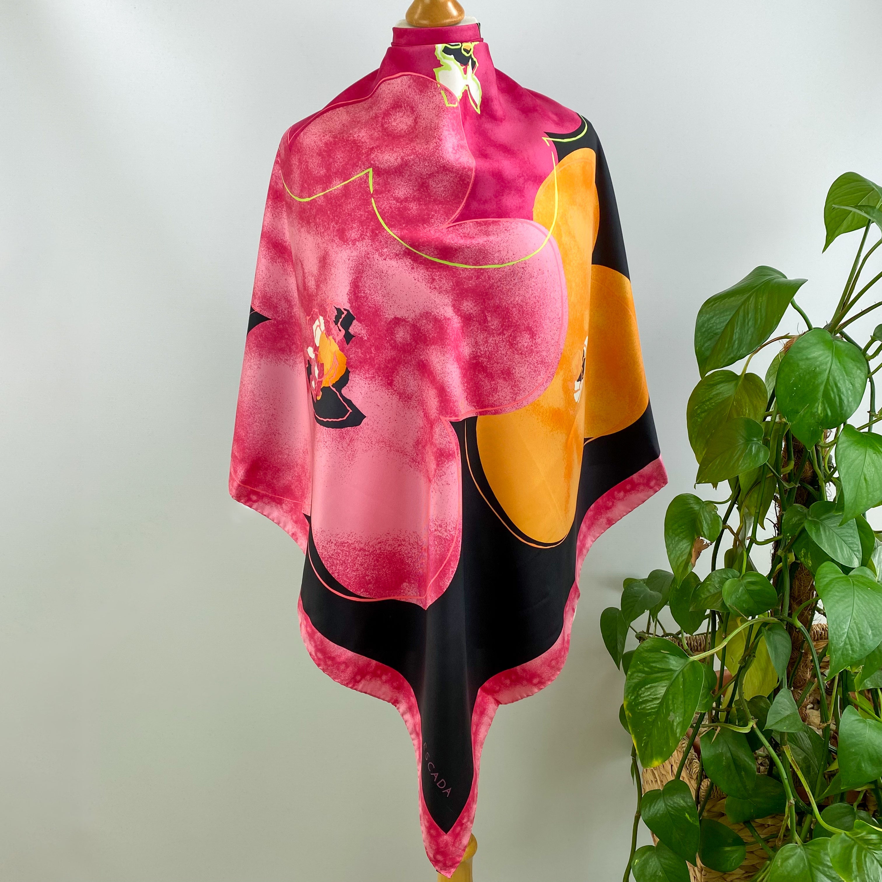 Immaculate Escada Floral Designer Silk Scarf