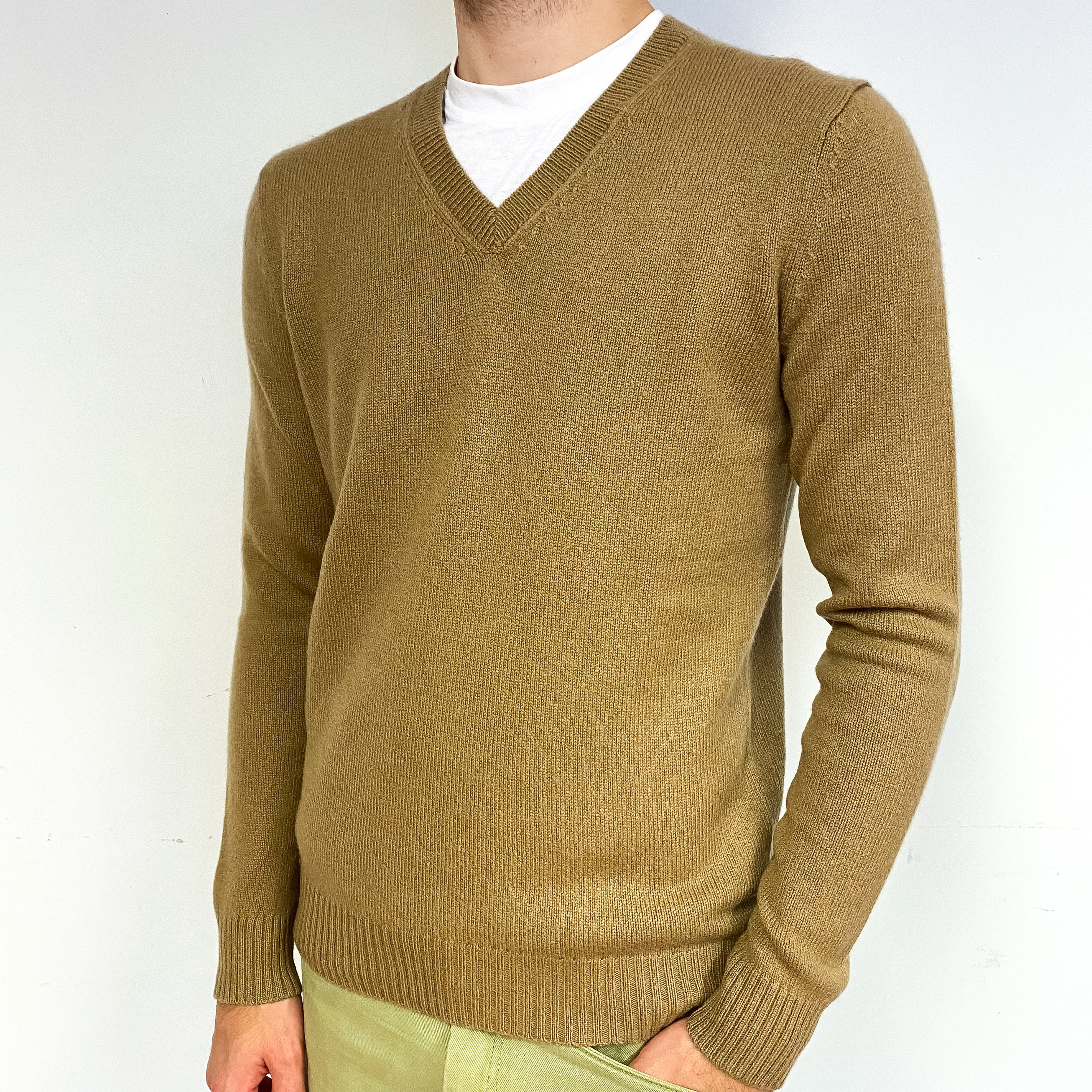 Men's Camel Brown Cashmere V-Neck Jumper Medium