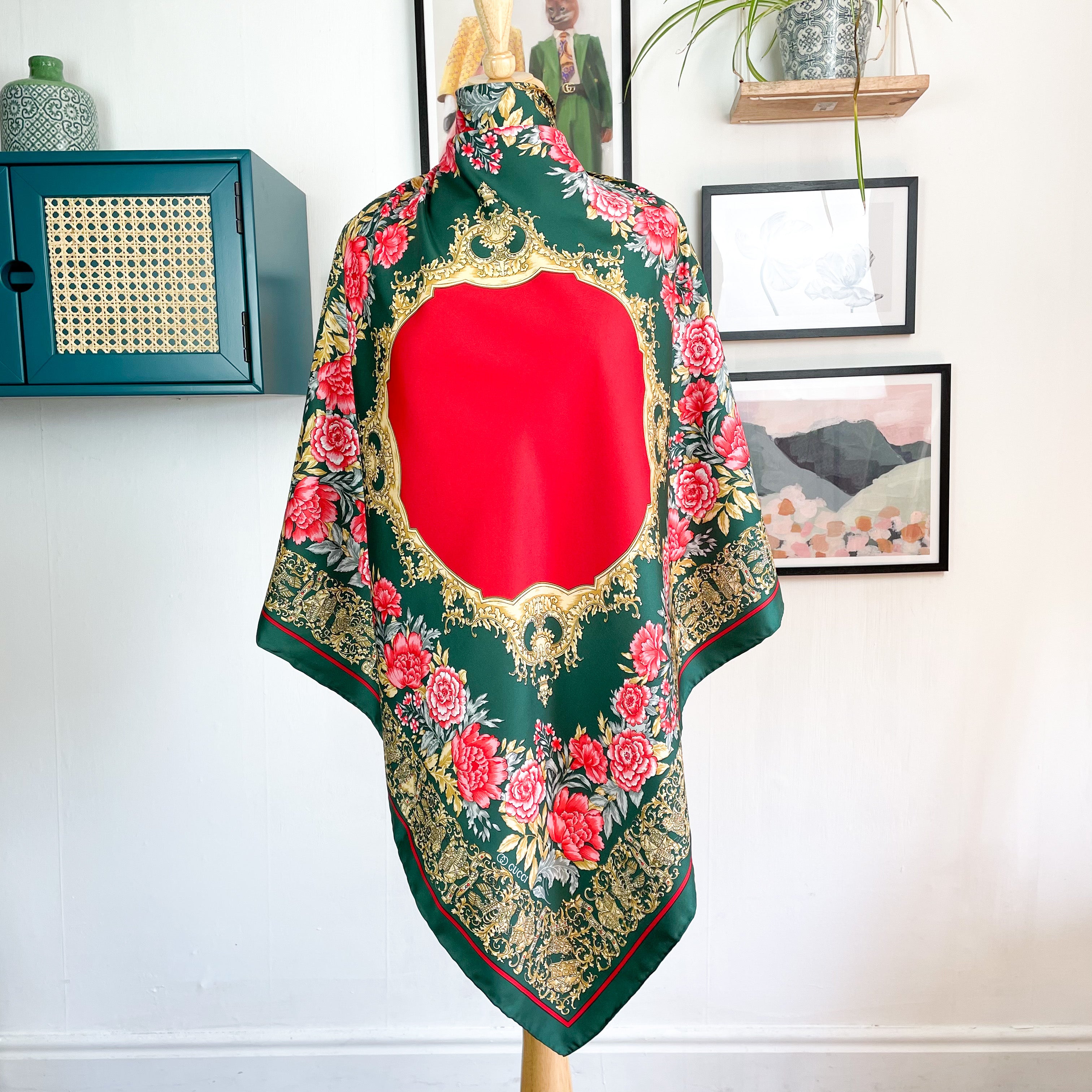 Gucci Floral Pattern Designer Silk Scarf