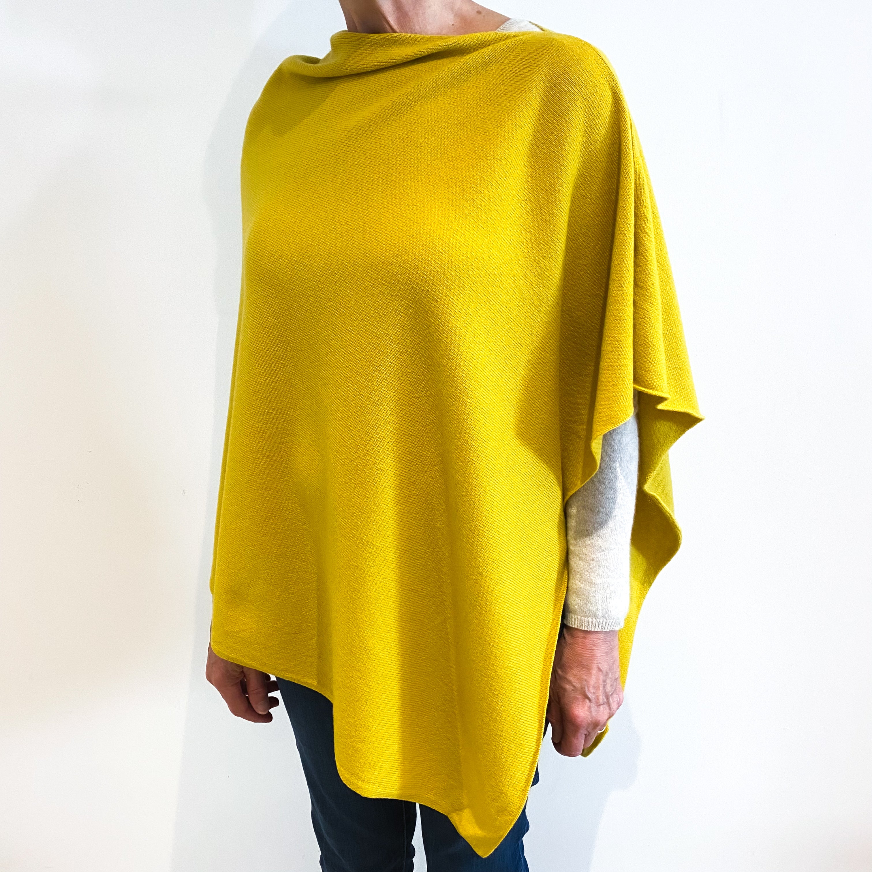 Brand New Scottish Lichen Yellow Cashmere Poncho One Size