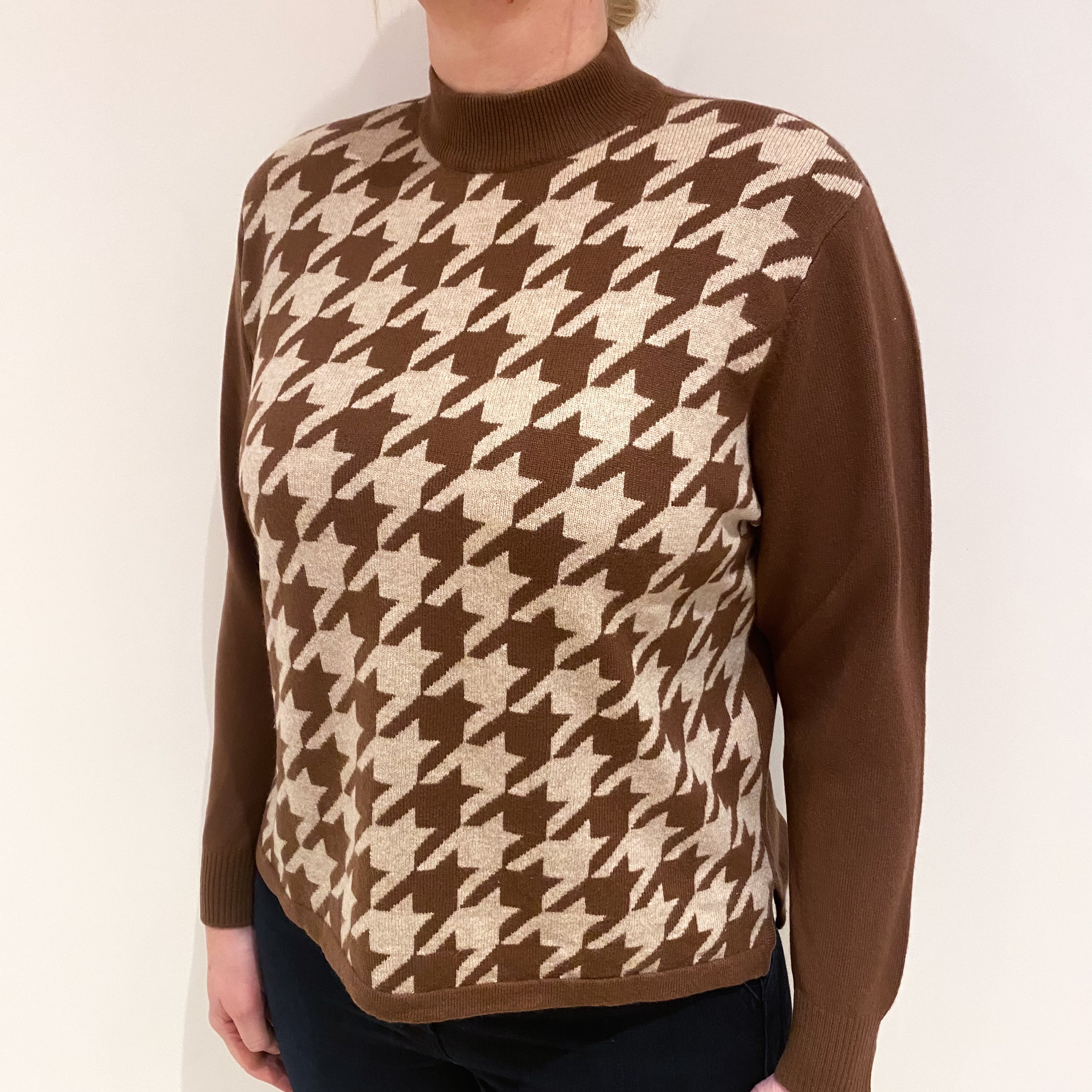 Milk Chocolate and Biscuit Brown Houndtooth Cashmere Turtle Neck Jumper Large