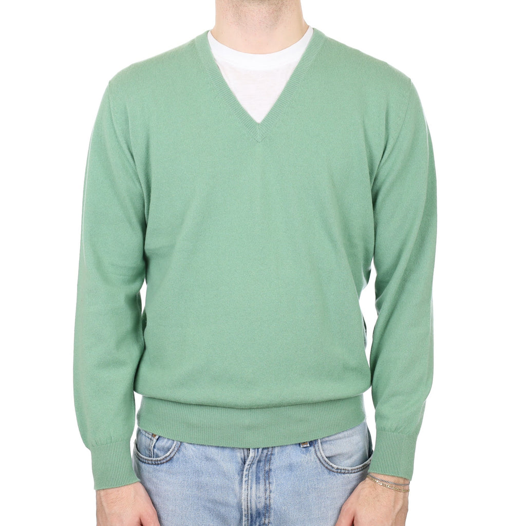 Men's Begg & Co Hazy Green Cashmere V Neck Jumper Large