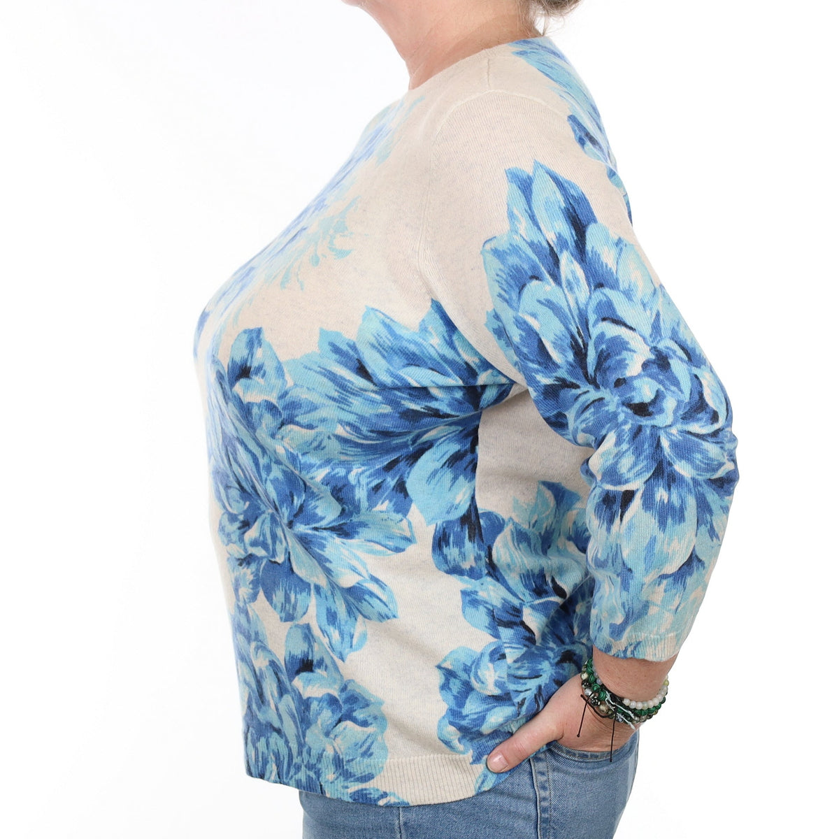Cream and Blue Floral Cashmere 3/4 Sleeve Crew Neck Jumper Extra Extra Large