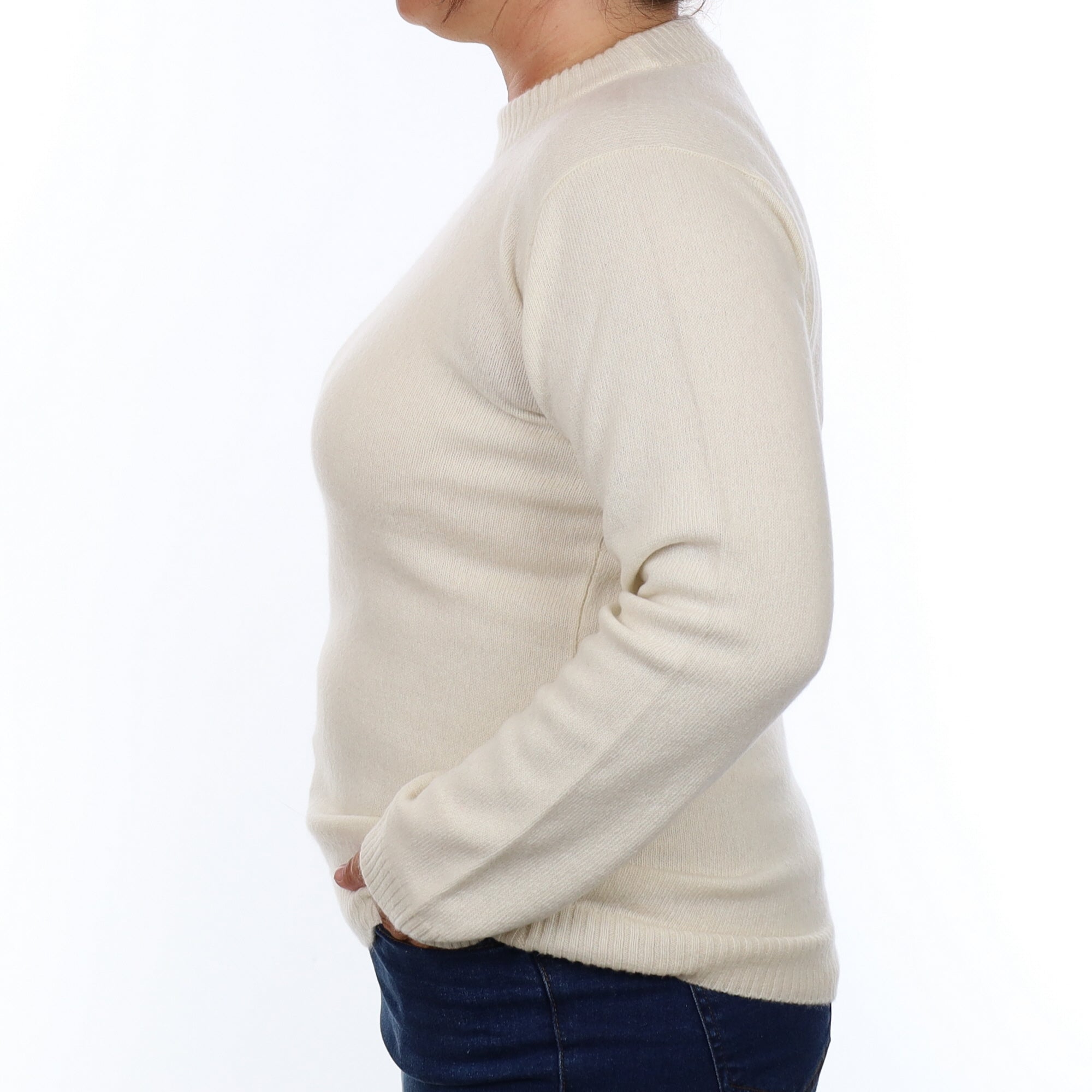 Brand New Scottish Warm White Cashmere Turtleneck Jumper Large