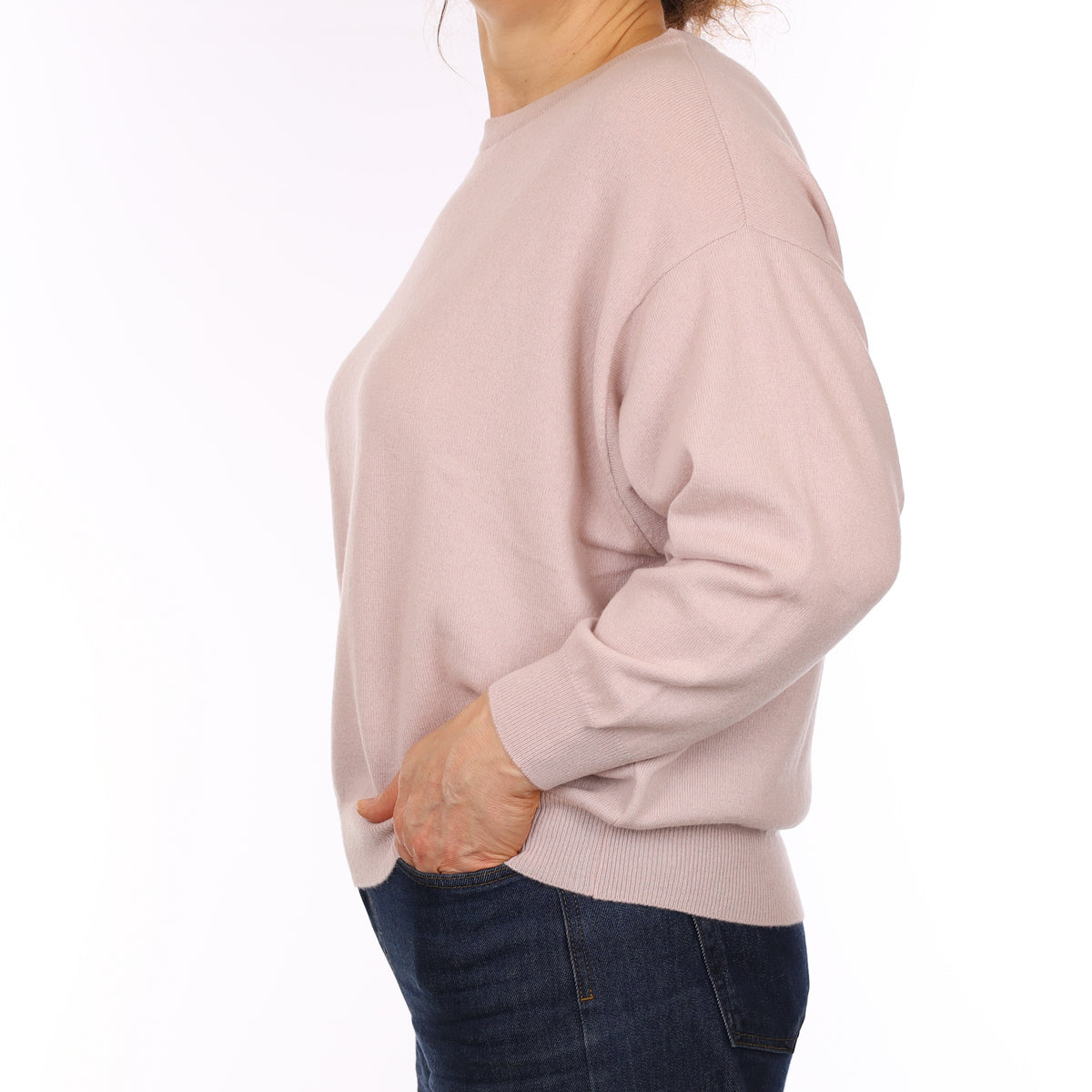Brand New Begg & Co s Plaster Pink Cashmere Slouchy Crew Neck Jumper Medium