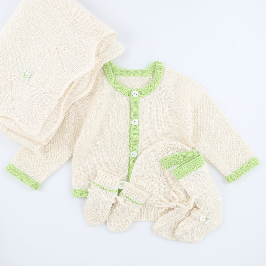 Brand New Ivory Cable Cashmere Baby Beanie 0-9 Months