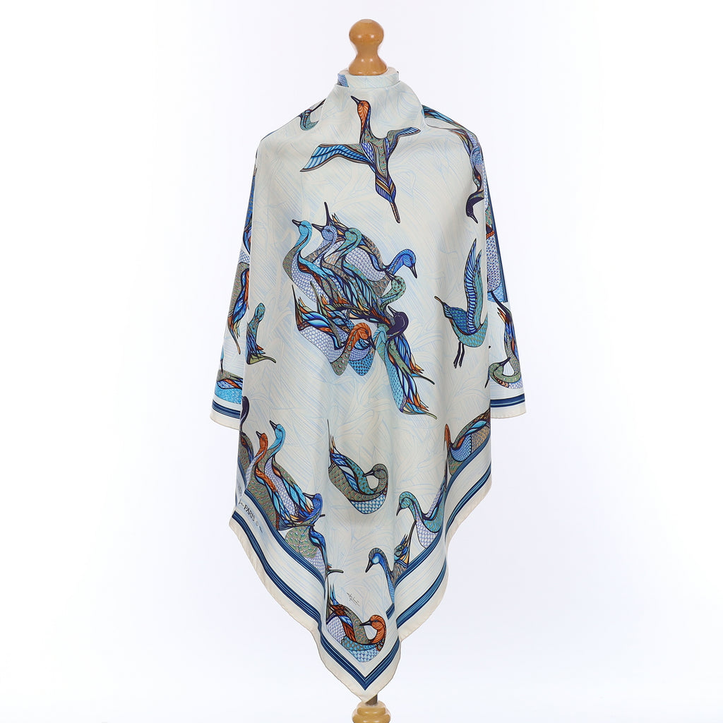 Pristine Hermès La Mare aux Canards Silk Scarf