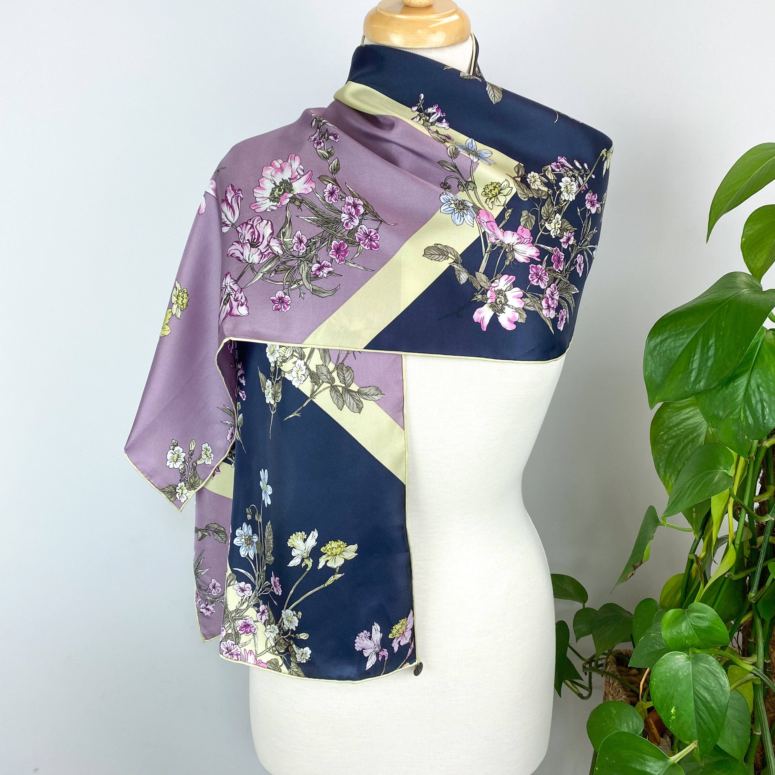 Immaculate Fraas Floral Long Silk Scarf