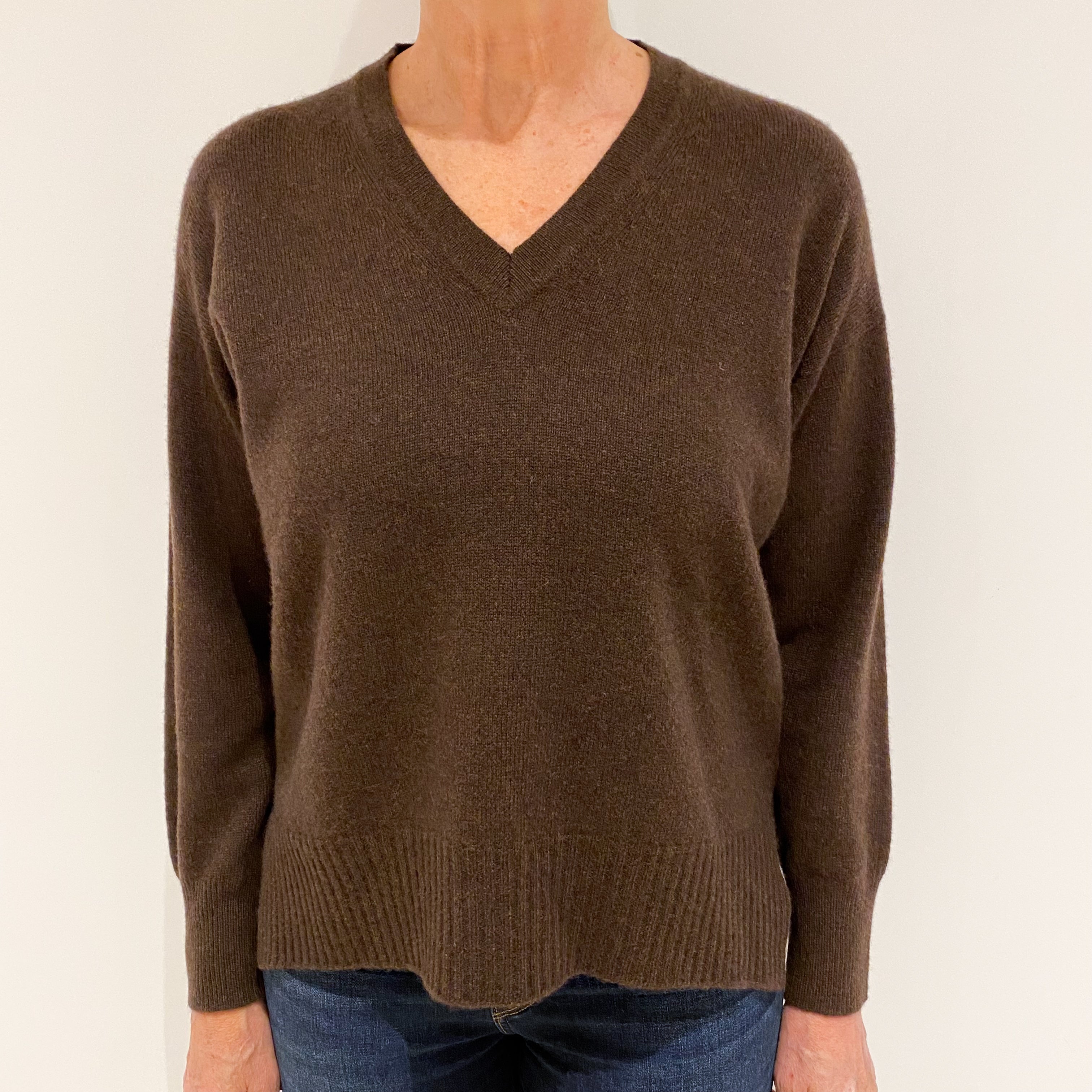 Brand New Scottish Chocolate Brown Cashmere V-Neck Jumper Medium