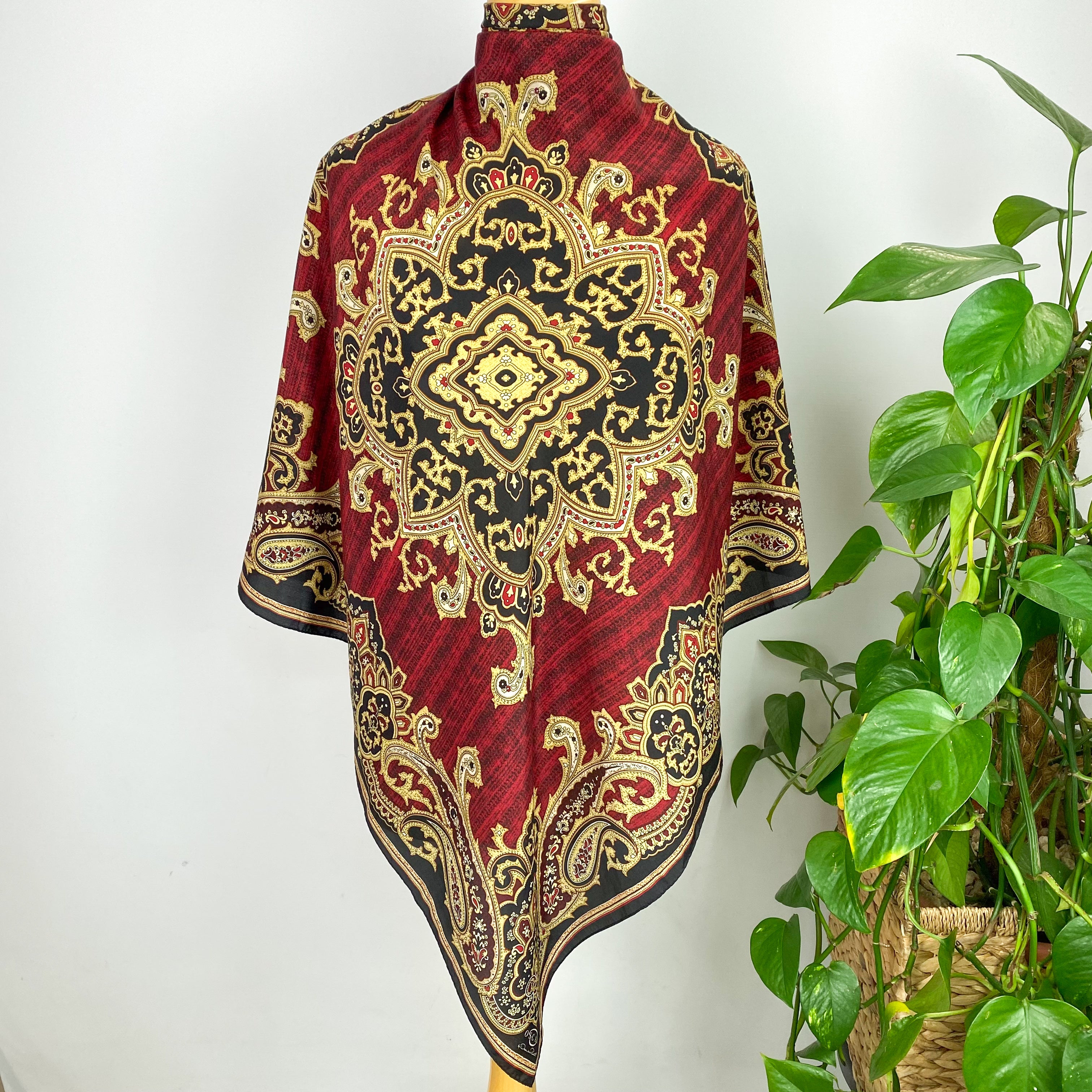 Oscar de la Renta Paisley Silk Scarf