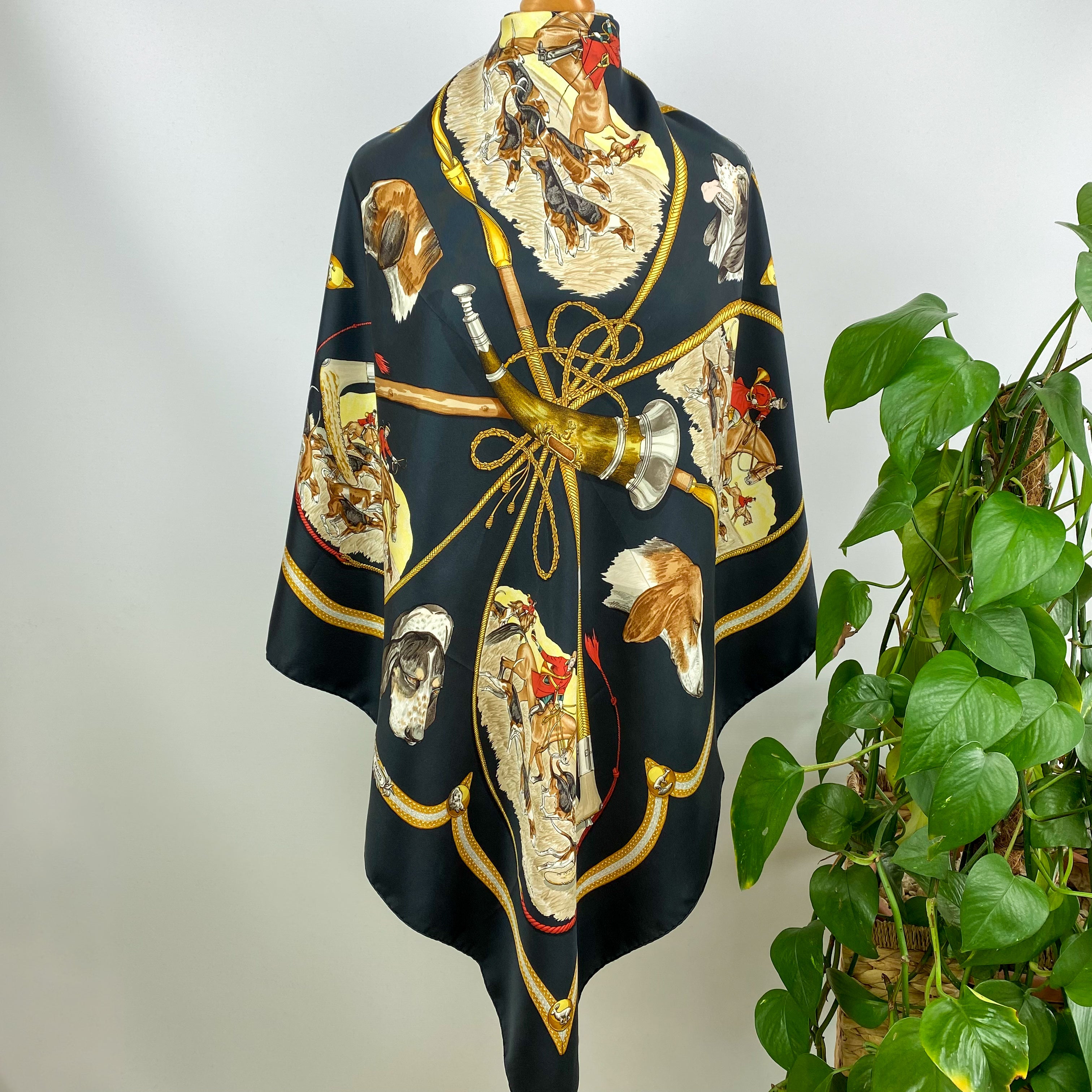 Hermès Le Laisser Courre Silk Scarf