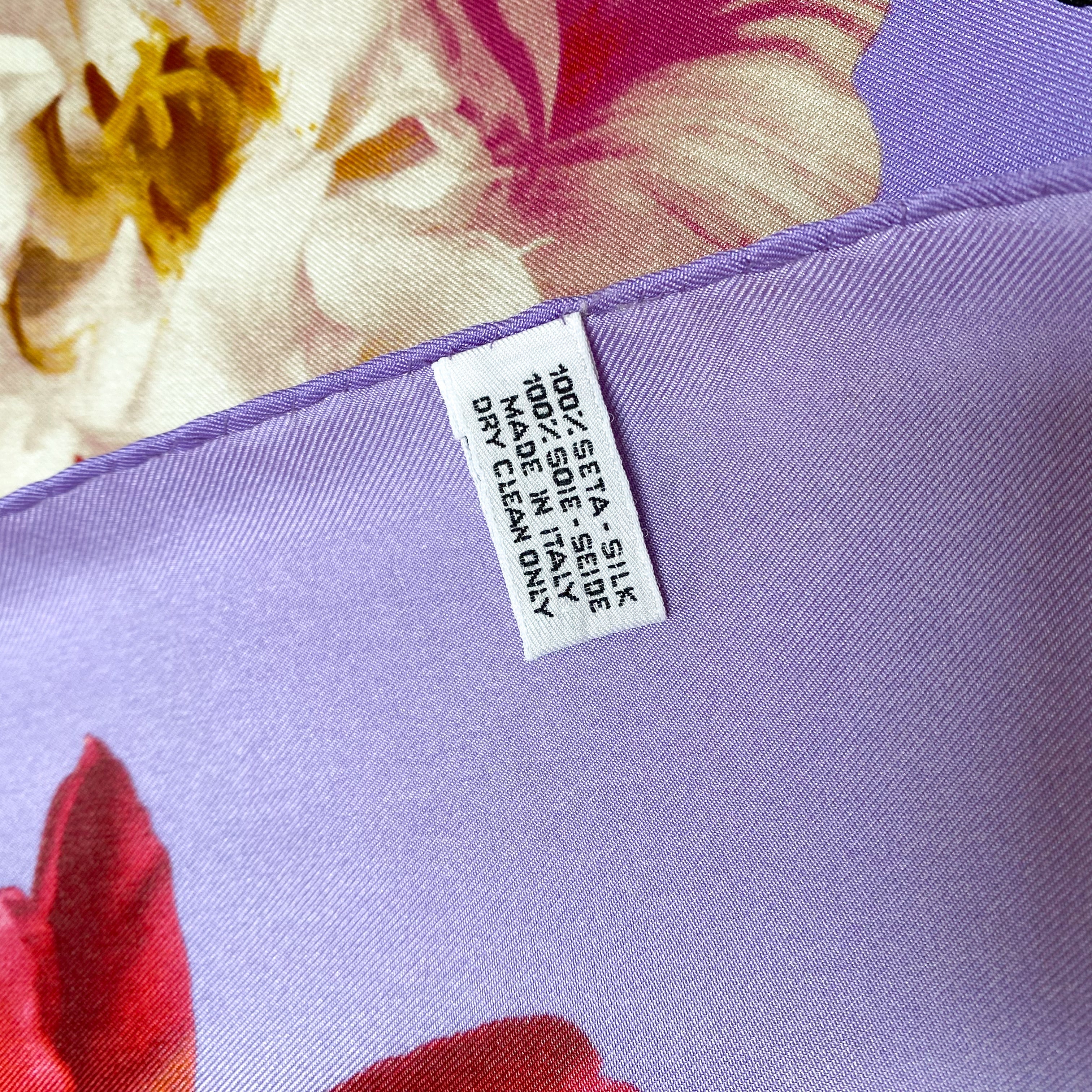Immaculate Carolina Herrera Designer Silk Scarf