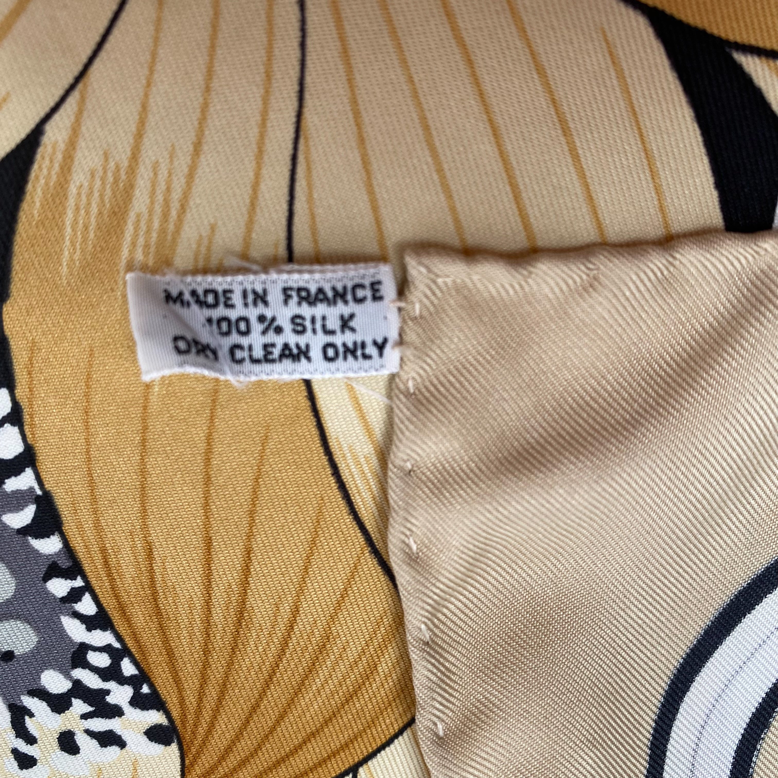 Boxed Hermes Fleur de Lotus 1961 Designer Silk Scarf