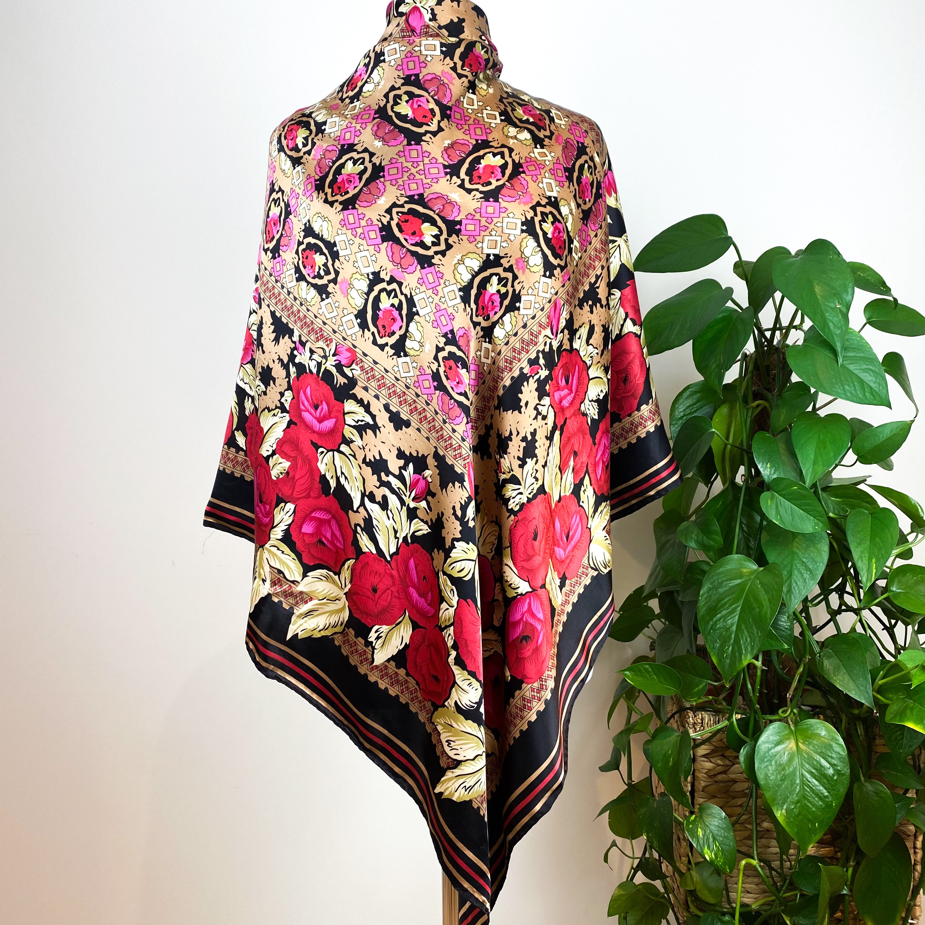 Huali Floral Pattern Silk Scarf
