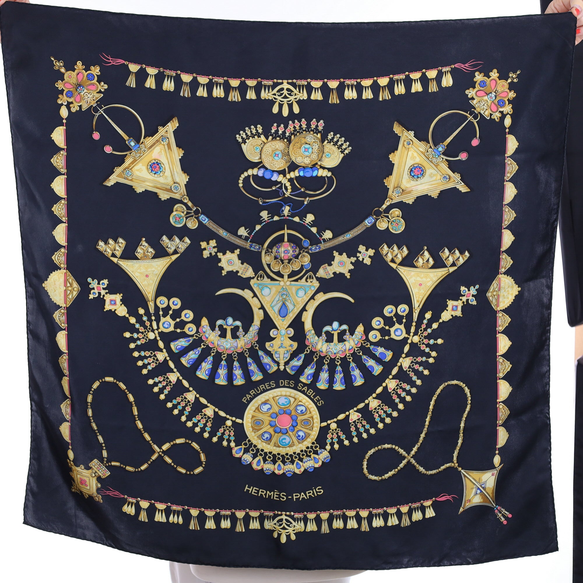 Hermès Parures des Sables Silk Scarf