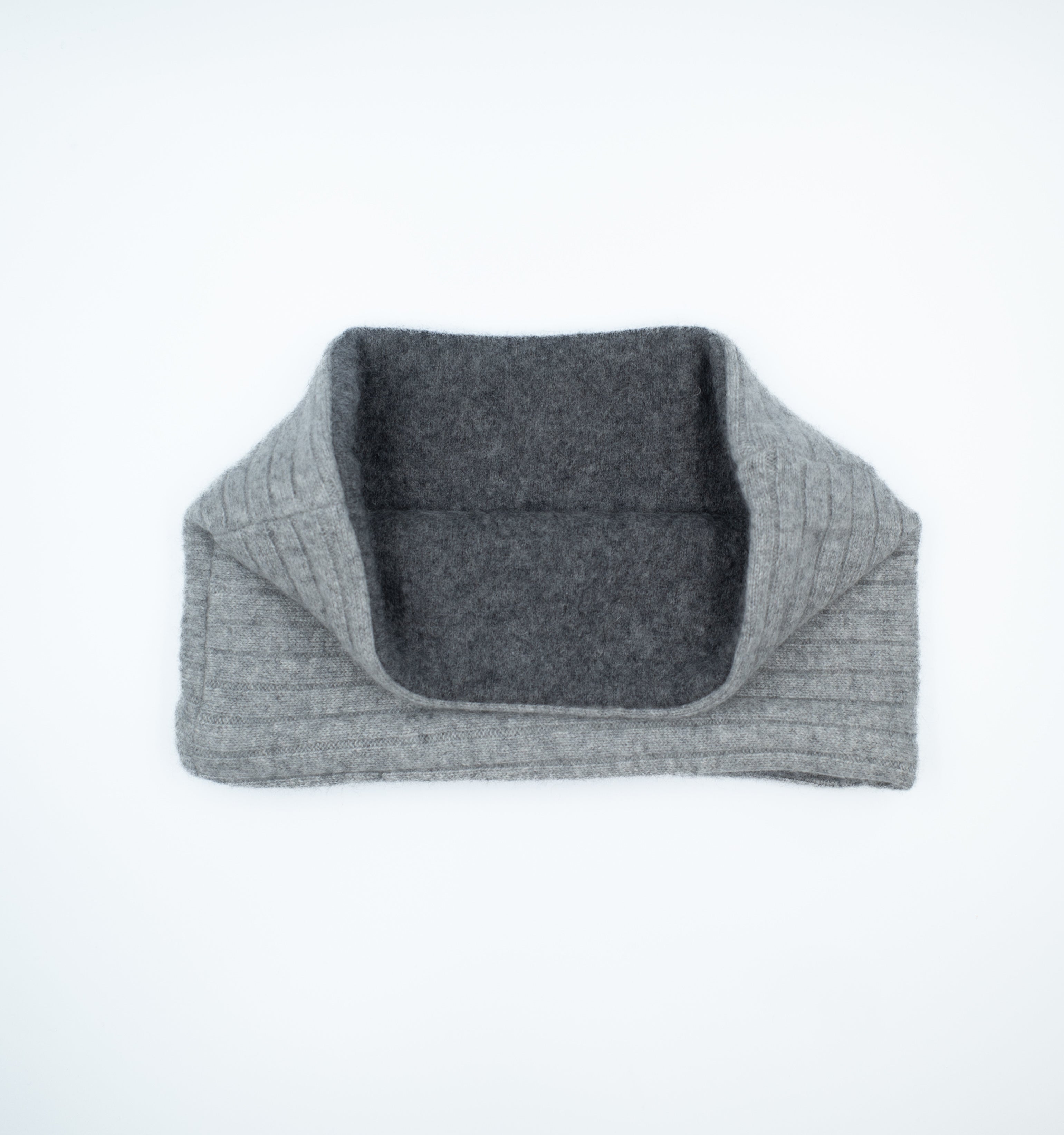 Men’s Ash Grey Chunky Rib and Smoke Grey Neck Warmer