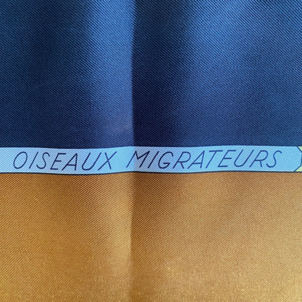 Hermès Oiseaux Migrateurs Silk Scarf