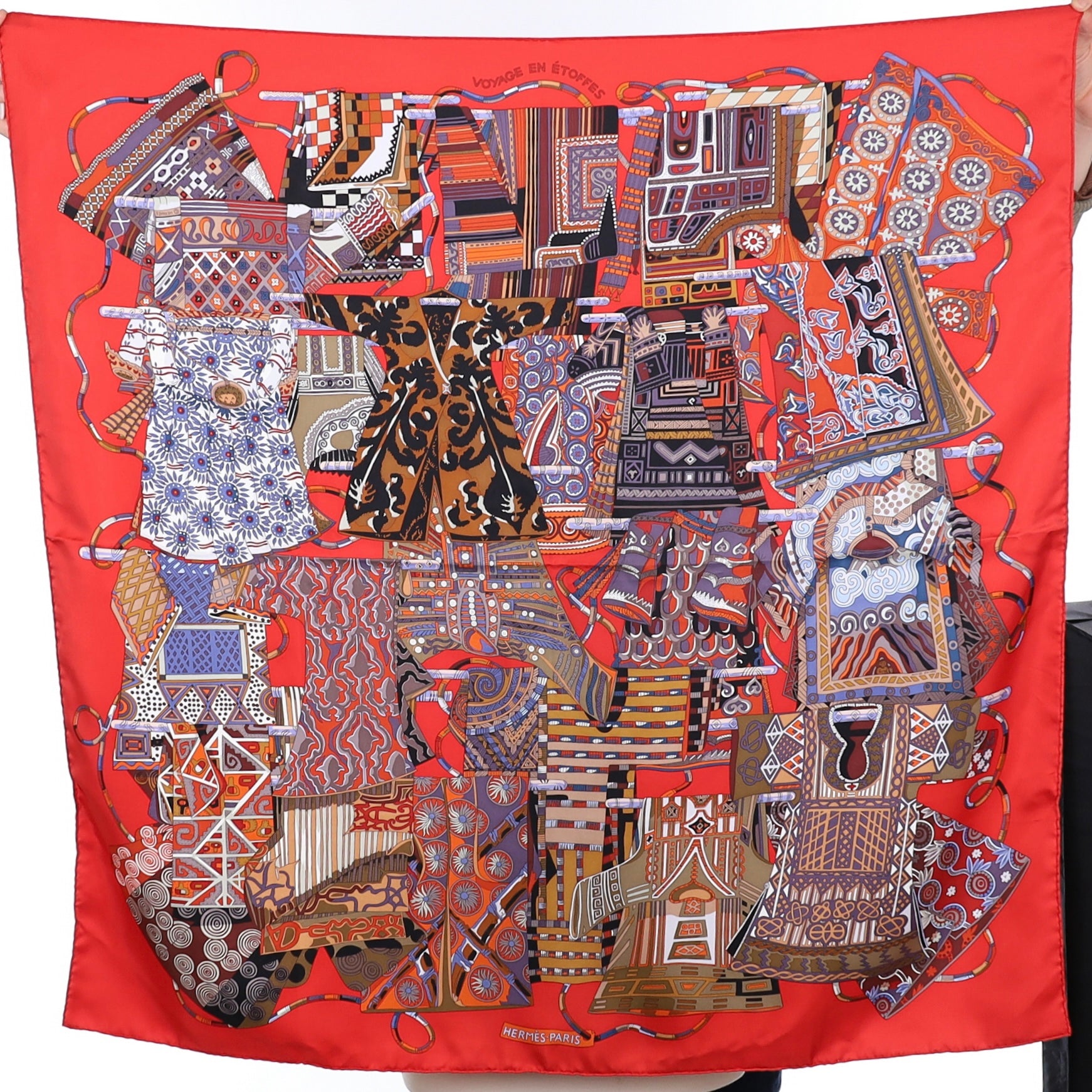 Brand New Boxed Hermès Voyage en Étoffes Silk Scarf