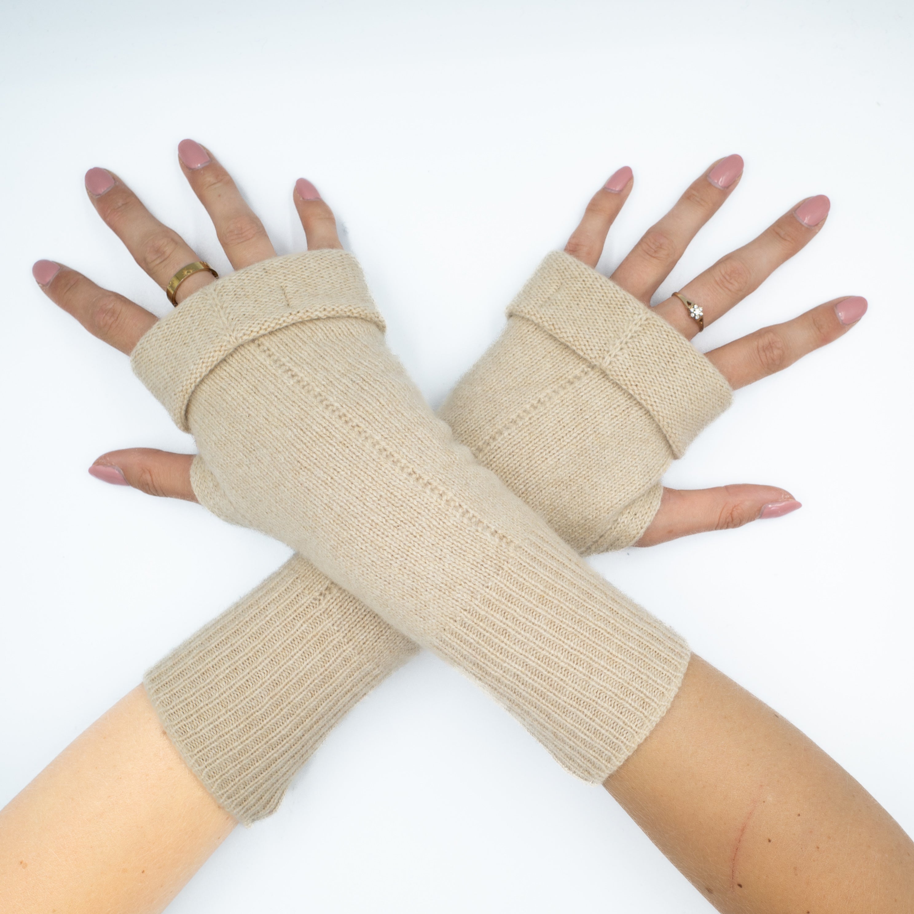 Biscuit Beige Pattern Knit Fingerless Gloves