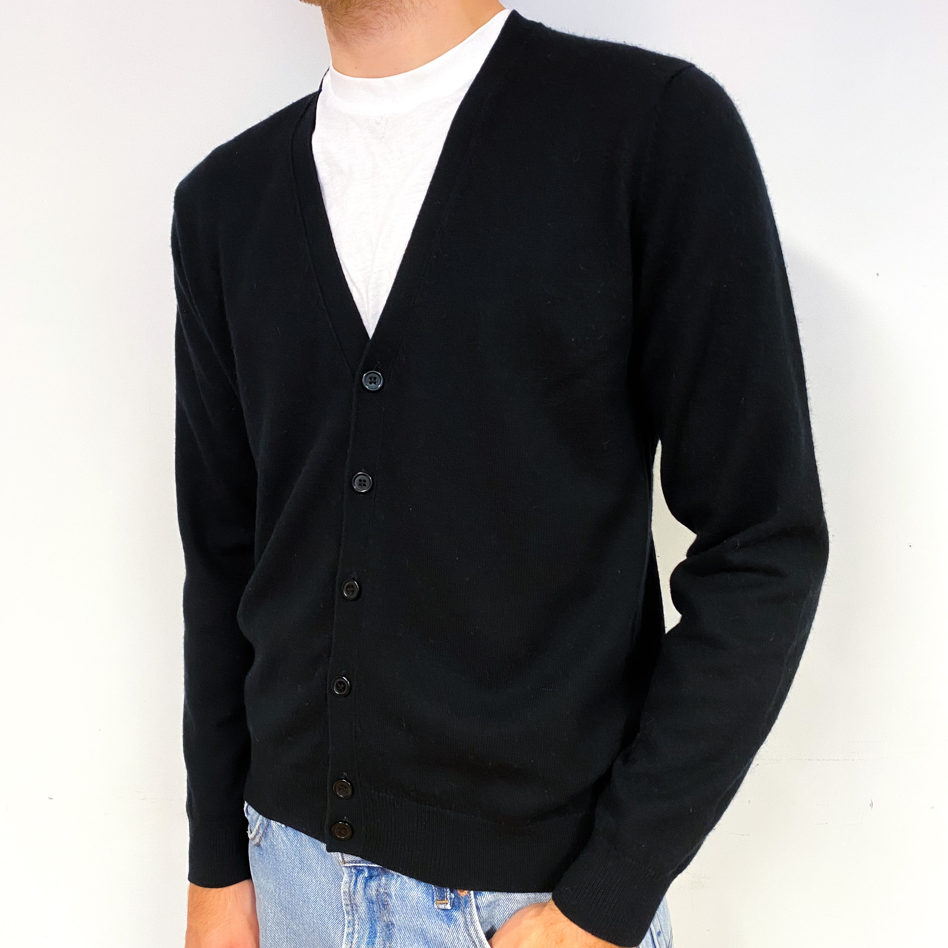 Men's Black Cashmere V-Neck Cardigan Medium