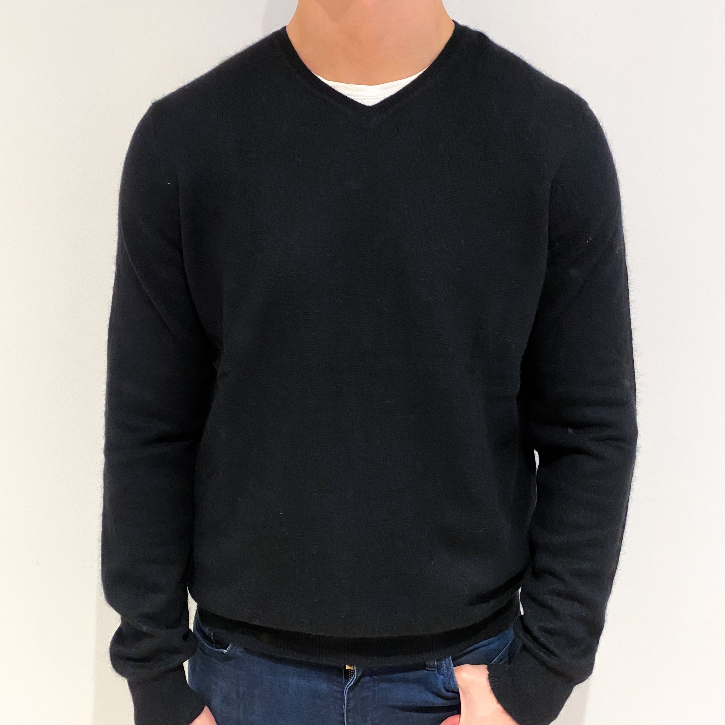 Men's Black Cashmere V Neck Jumper XL